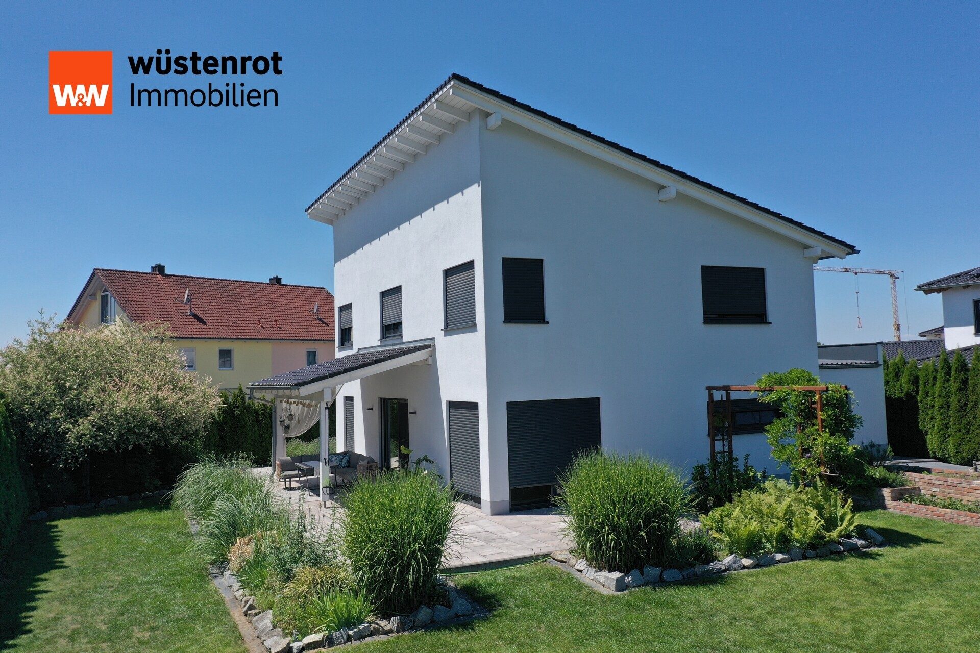Immobilienangebot - Aholfing / Niedermotzing - Alle - Ruhe - Sonne - Glücksgefühl – Einfamilienhaus mit großem herrlichem Garten und Pool  in Aholfing