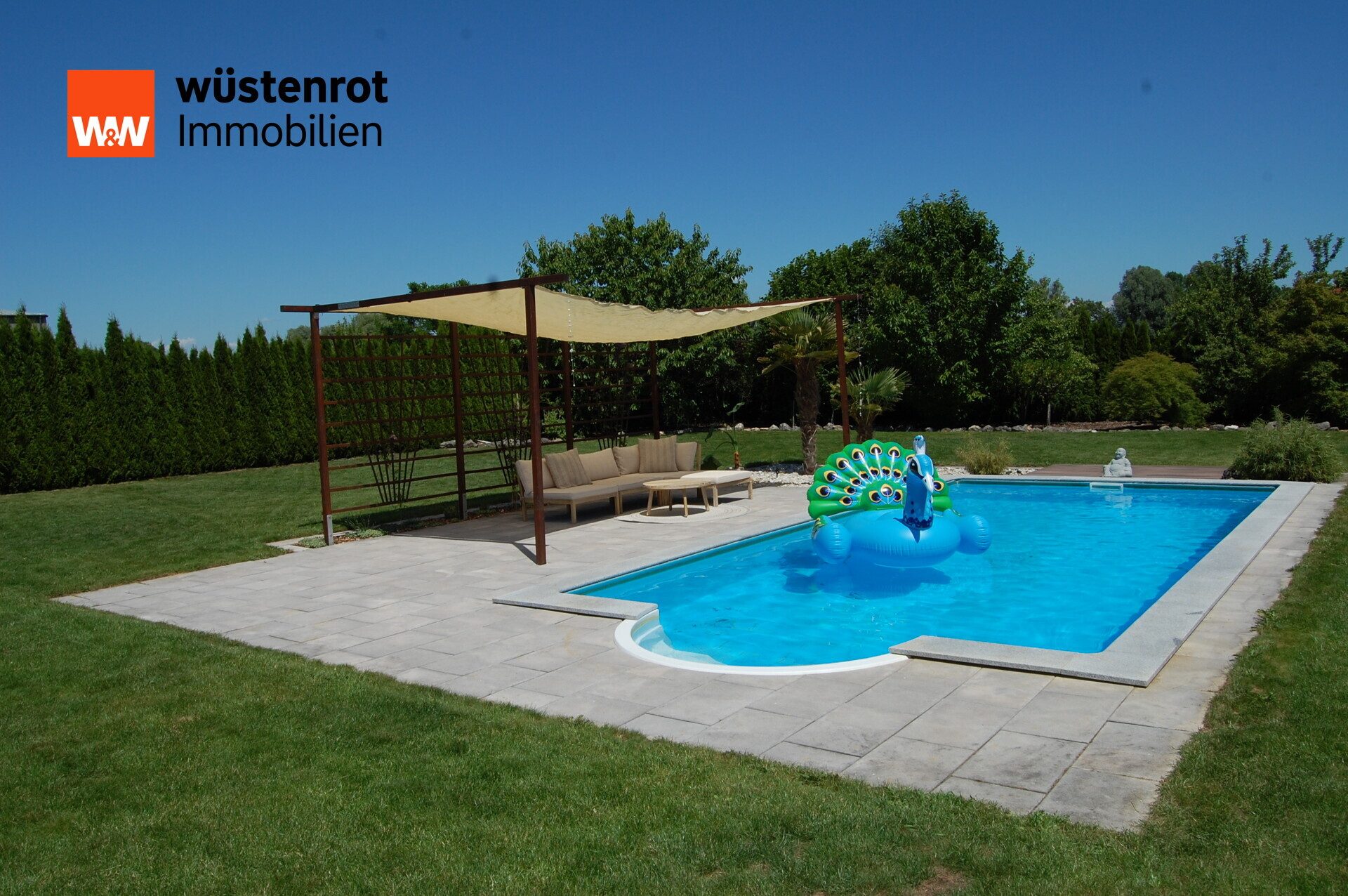 Immobilienangebot - Aholfing / Niedermotzing - Alle - Ruhe - Sonne - Glücksgefühl – Einfamilienhaus mit großem herrlichem Garten und Pool  in Aholfing