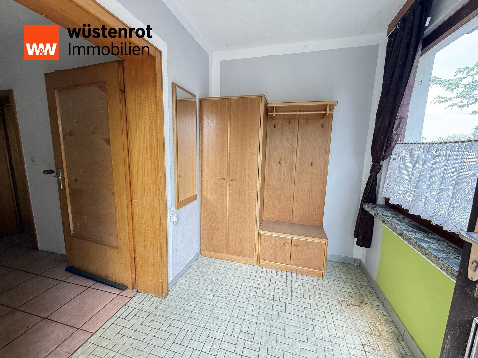 Immobilienangebot - Flettmar - Alle - Traumhaft schönes Grundstück mit sanierungsbedürftigem Einfamilienhaus, Garage und Nebengebäude