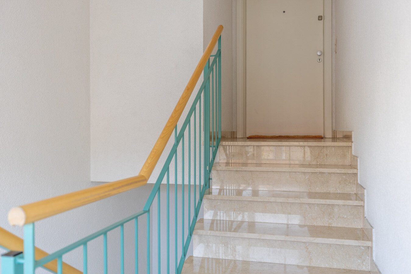 Immobilienangebot - Buchloe - Alle - Familienfreundliche Maisonette mit Südbalkon & ausgebautem Dachspitz – sofort bezugsfrei