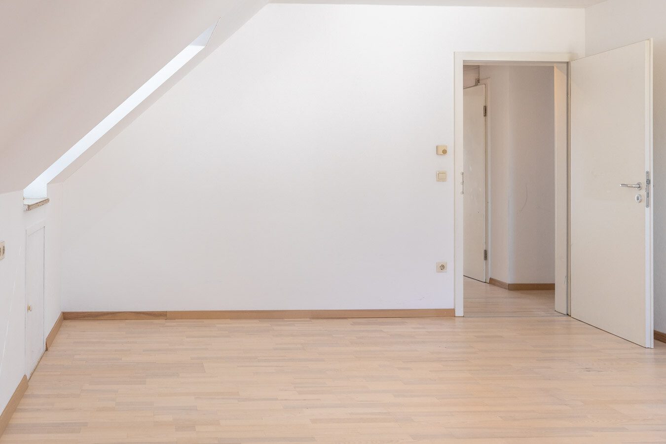 Immobilienangebot - Buchloe - Alle - Familienfreundliche Maisonette mit Südbalkon & ausgebautem Dachspitz – sofort bezugsfrei