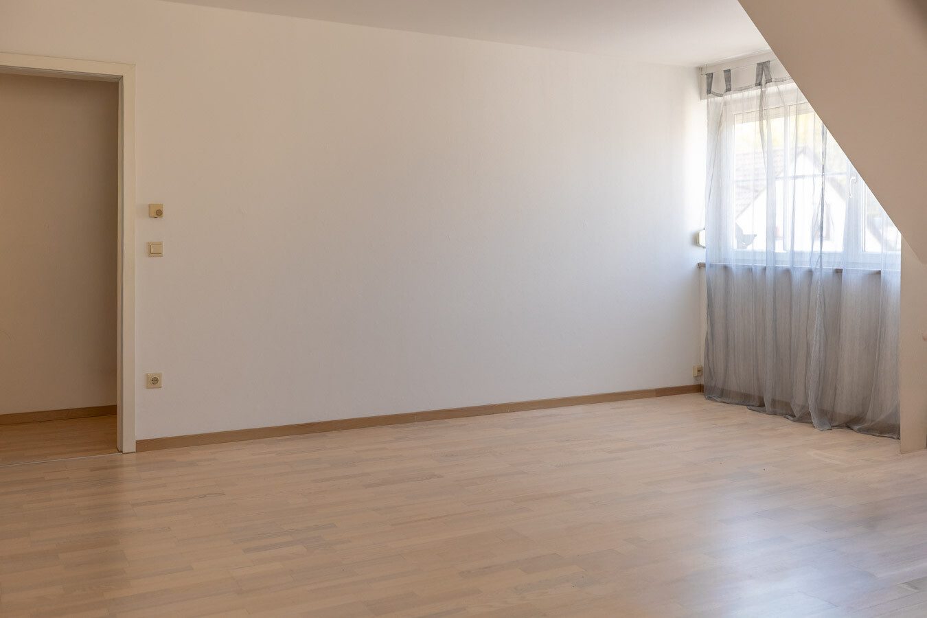 Immobilienangebot - Buchloe - Alle - Familienfreundliche Maisonette mit Südbalkon & ausgebautem Dachspitz – sofort bezugsfrei