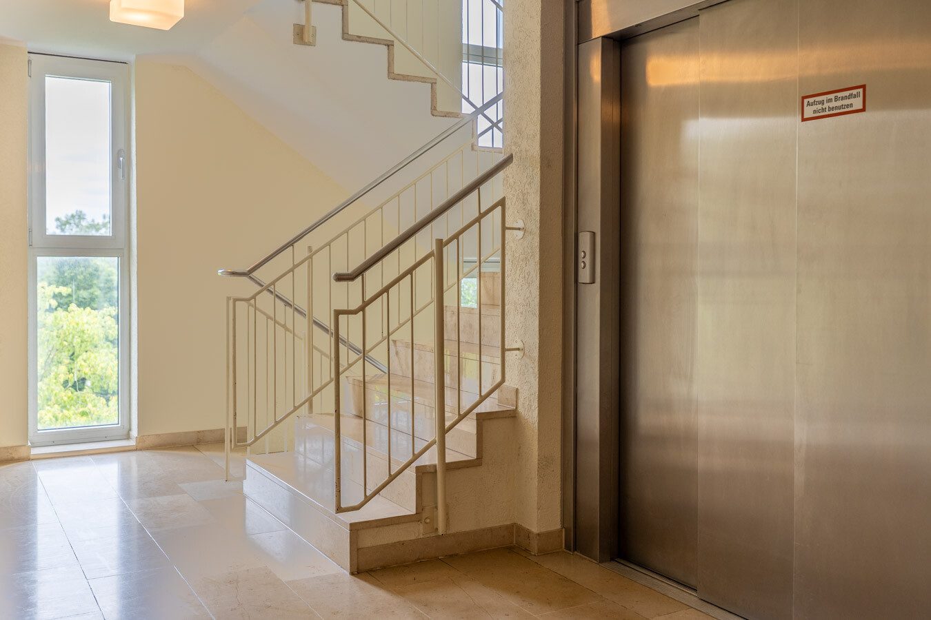 Immobilienangebot - Germering - Alle - Wohnen mit Komfort: 4 Zimmer, Balkon und optimale Infrastruktur