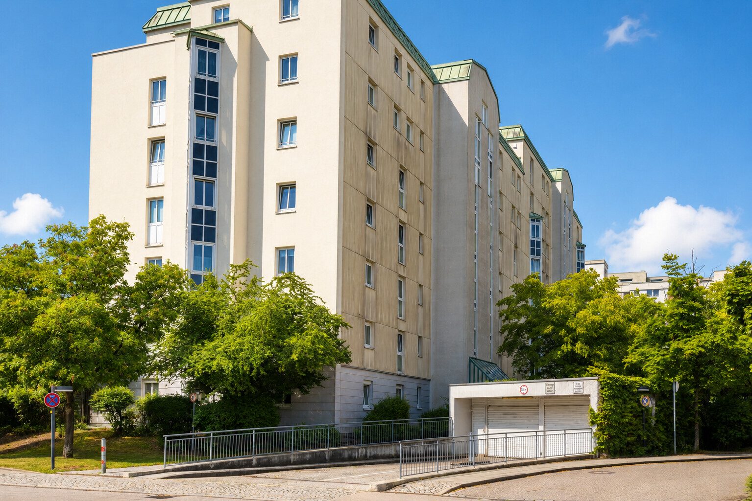 Immobilienangebot - Germering - Alle - Wohnen mit Komfort: 4 Zimmer, Balkon und optimale Infrastruktur
