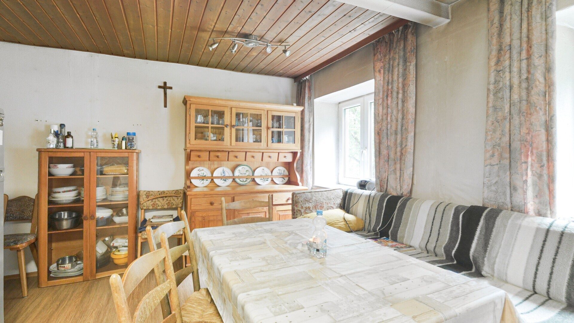 Immobilienangebot - Böhen - Alle - Ein Refugium für Individualisten - komplette Alleinlage - mit Feld, Wald & eigener Wasserquelle