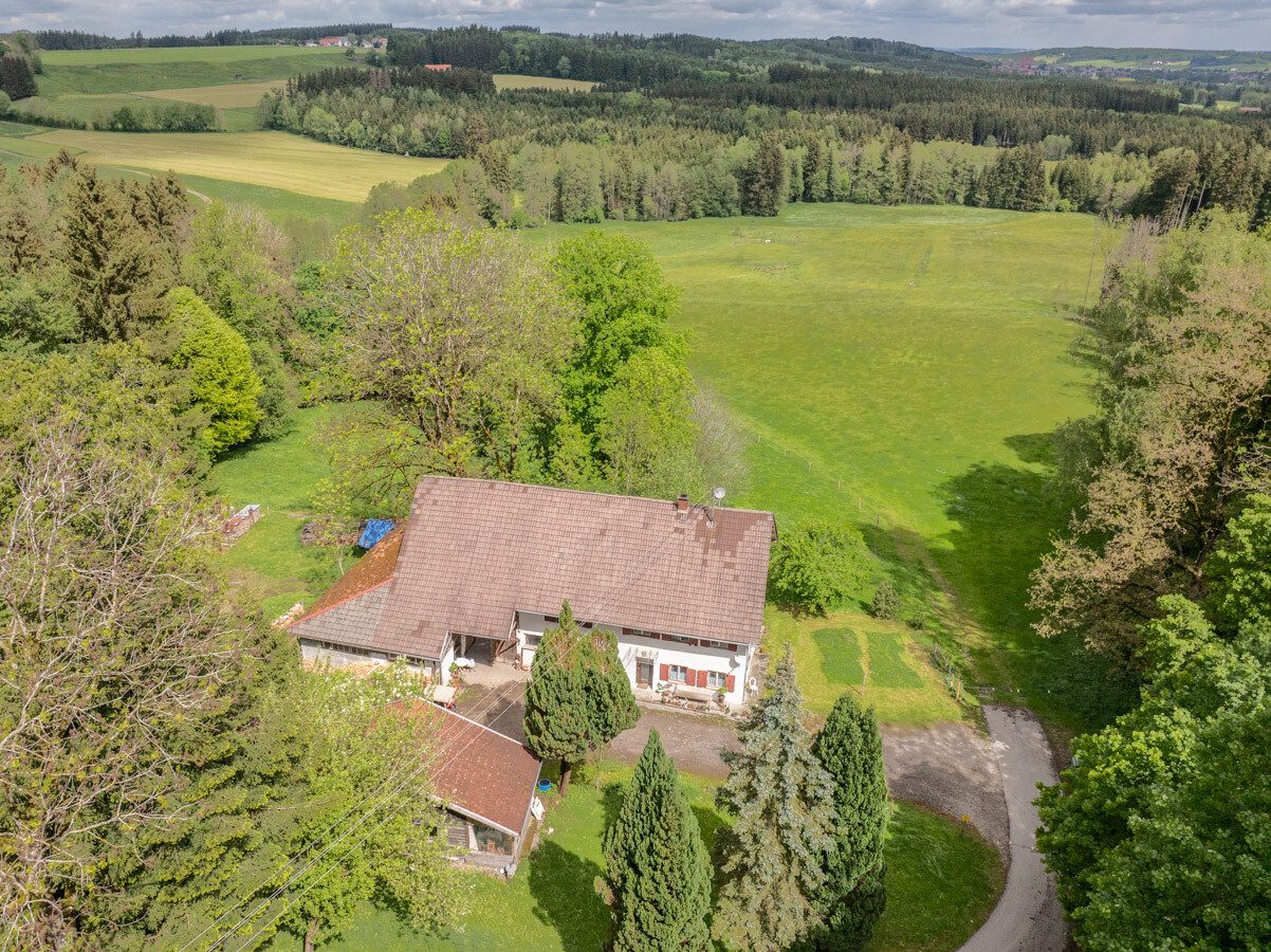 Immobilienangebot - Böhen - Alle - Ein Refugium für Individualisten - komplette Alleinlage - mit Feld, Wald & eigener Wasserquelle