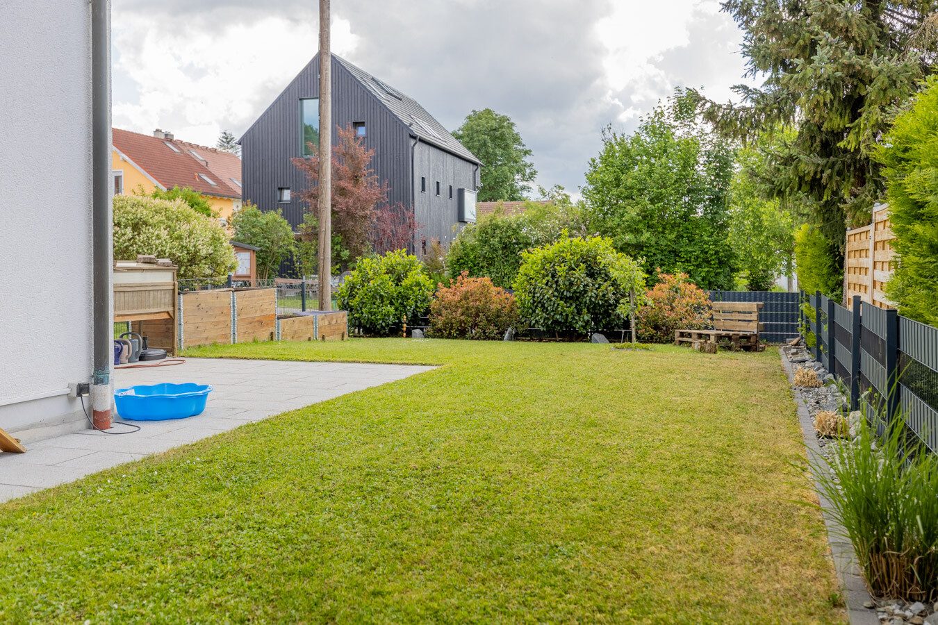 Immobilienangebot - Penzing - Alle - Ansprechende 4 ZKB im 3-FH mit sonnigem Südbalkon und eigenem Gartenanteil