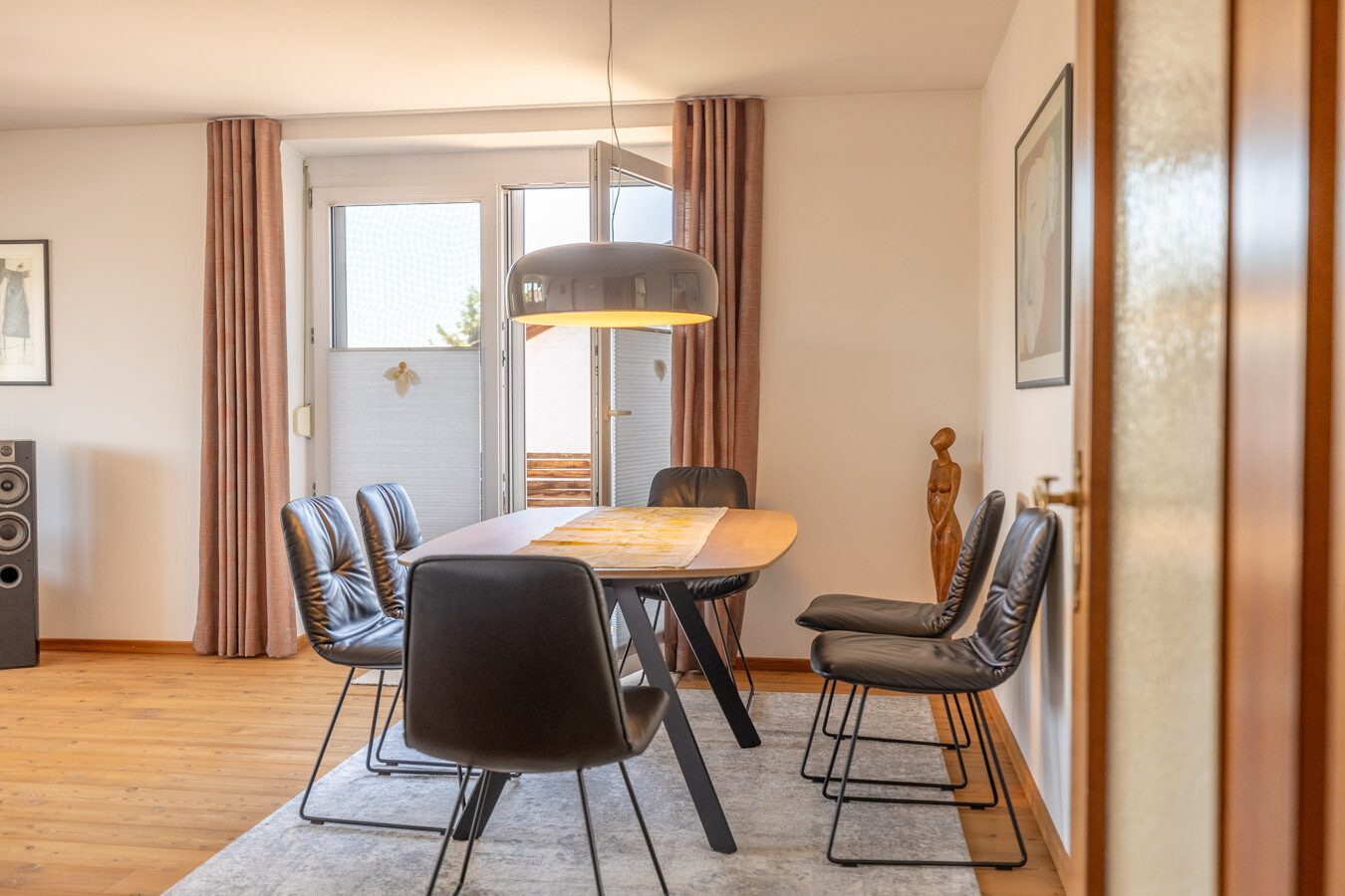 Immobilienangebot - Türkheim - Alle - Wohnen mit Charme unter dem Dach – 4-Zimmer-Wohnung mit Westbalkon, Garage und Kaminofenanschluss