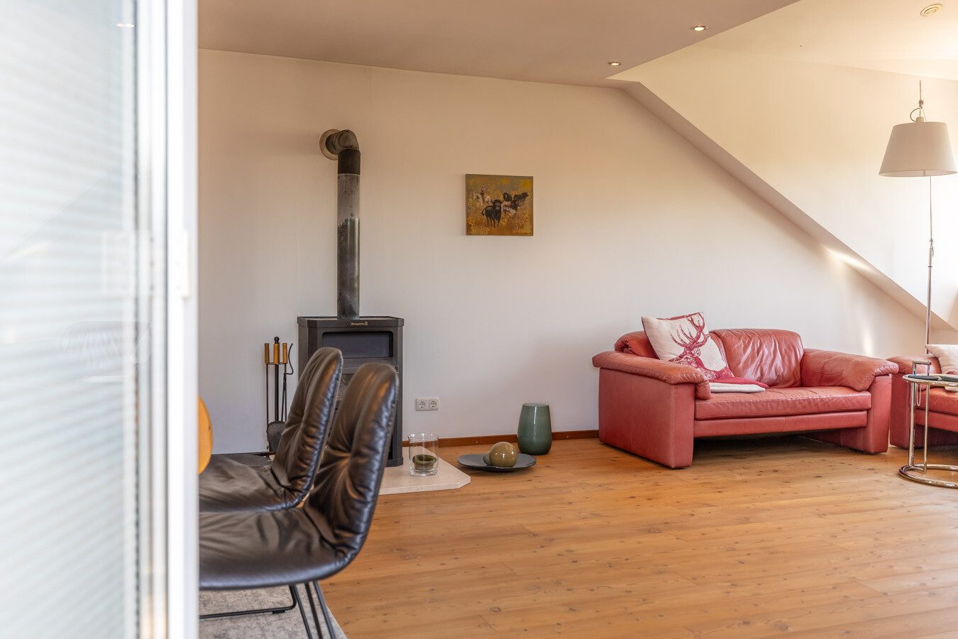 Immobilienangebot - Türkheim - Alle - Wohnen mit Charme unter dem Dach – 4-Zimmer-Wohnung mit Westbalkon, Garage und Kaminofenanschluss