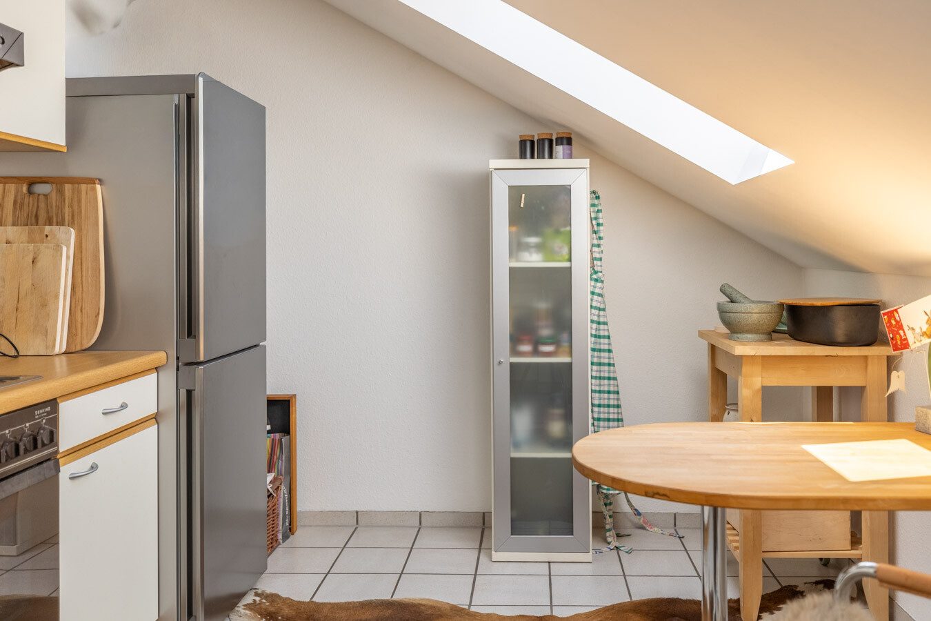 Immobilienangebot - Türkheim - Alle - Wohnen mit Charme unter dem Dach – 4-Zimmer-Wohnung mit Westbalkon, Garage und Kaminofenanschluss