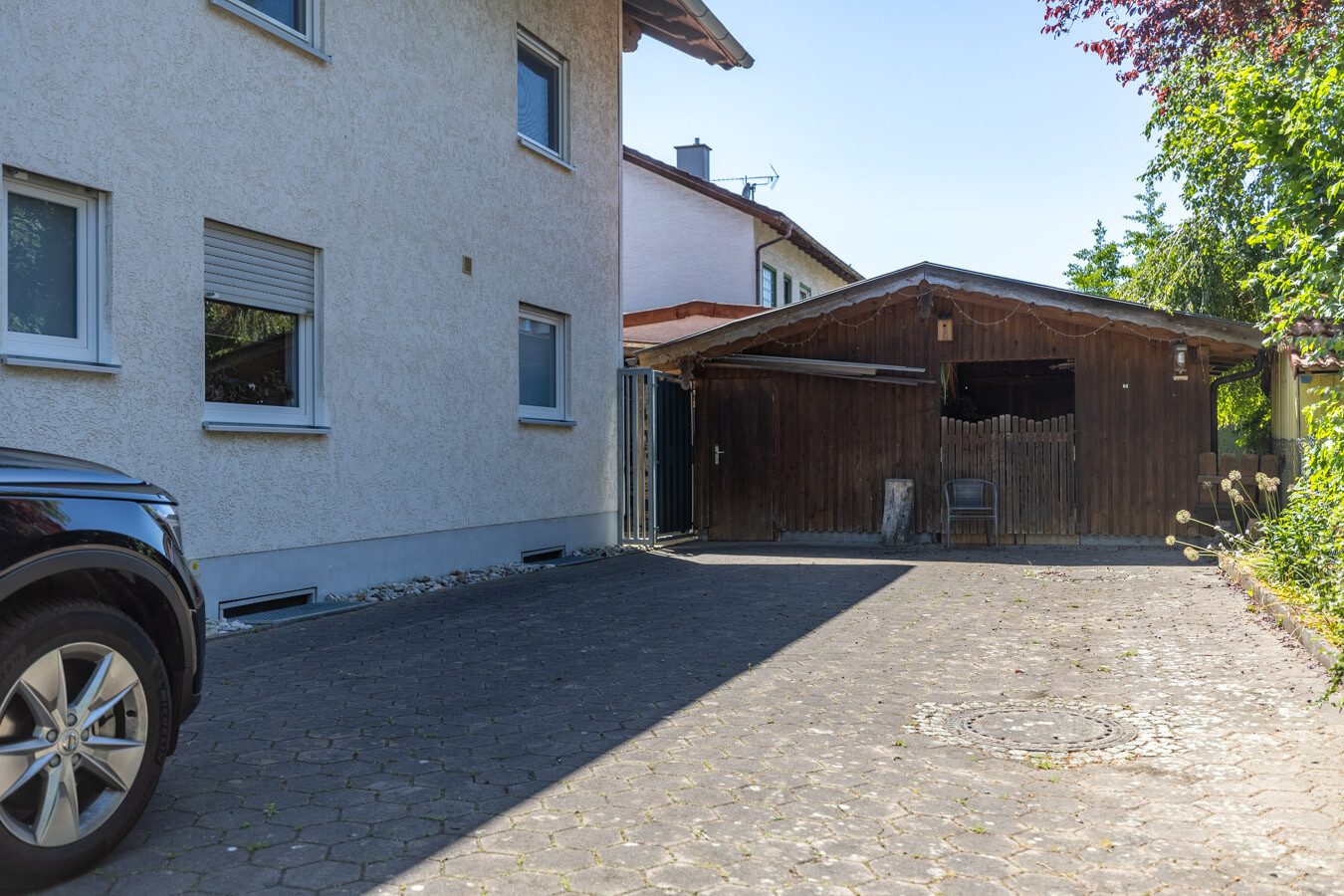 Immobilienangebot - Türkheim - Alle - Wohnen mit Charme unter dem Dach – 4-Zimmer-Wohnung mit Westbalkon, Garage und Kaminofenanschluss