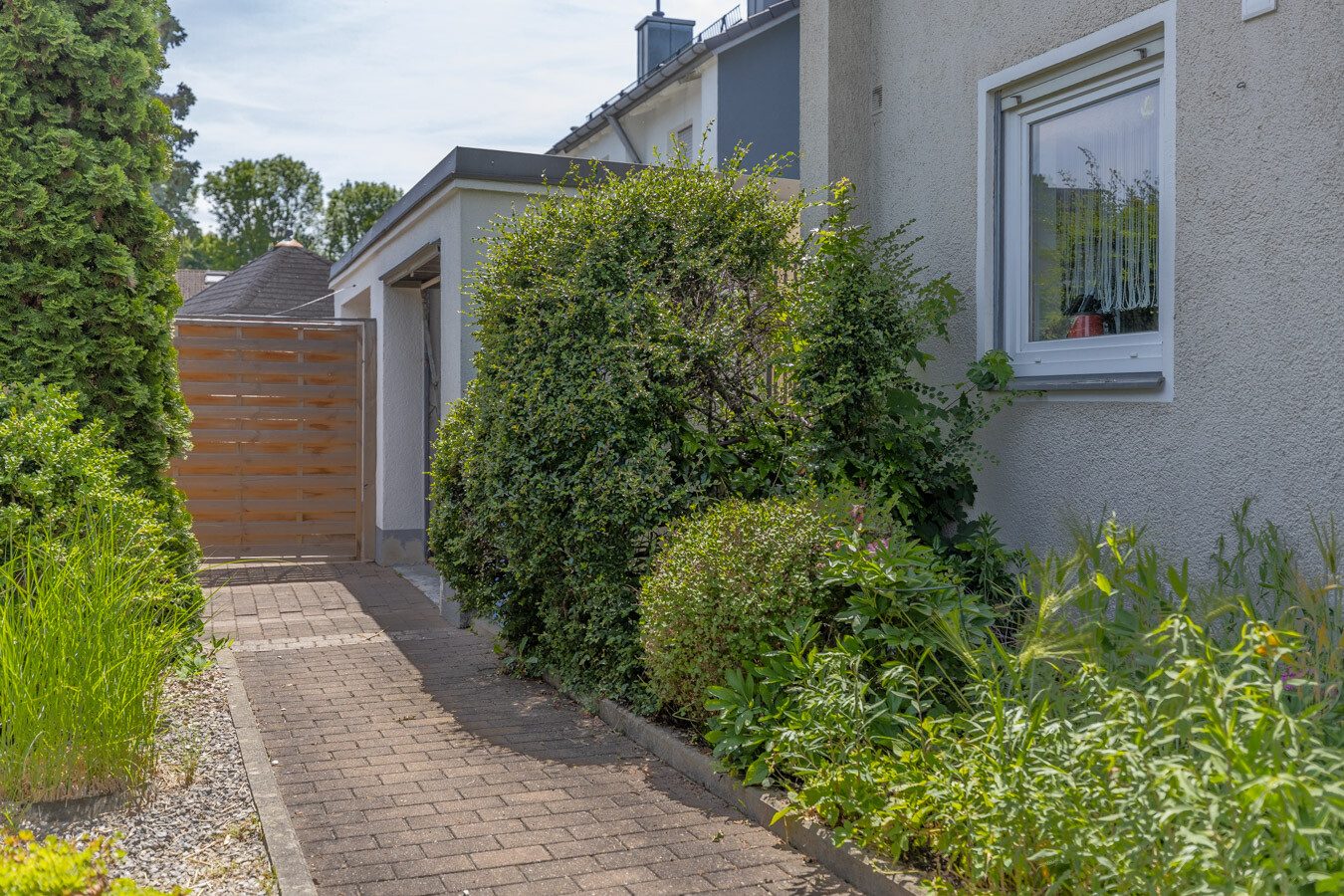 Immobilienangebot - Kaufbeuren - Alle - Viel Platz drinnen und draußen – gepflegte Doppelhaushälfte für Familien
