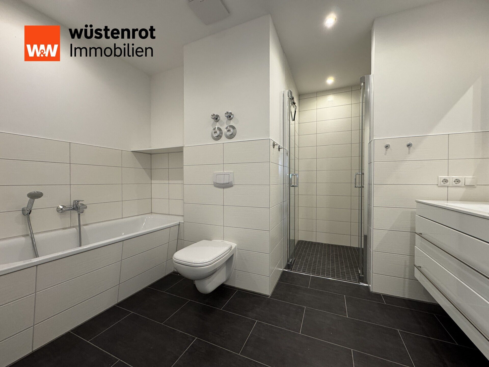 Immobilienangebot - Stralsund / Andershof - Alle - Altersgerechter Wohnkomfort mit zwei Terrassen und eigenem Garten in Andershof