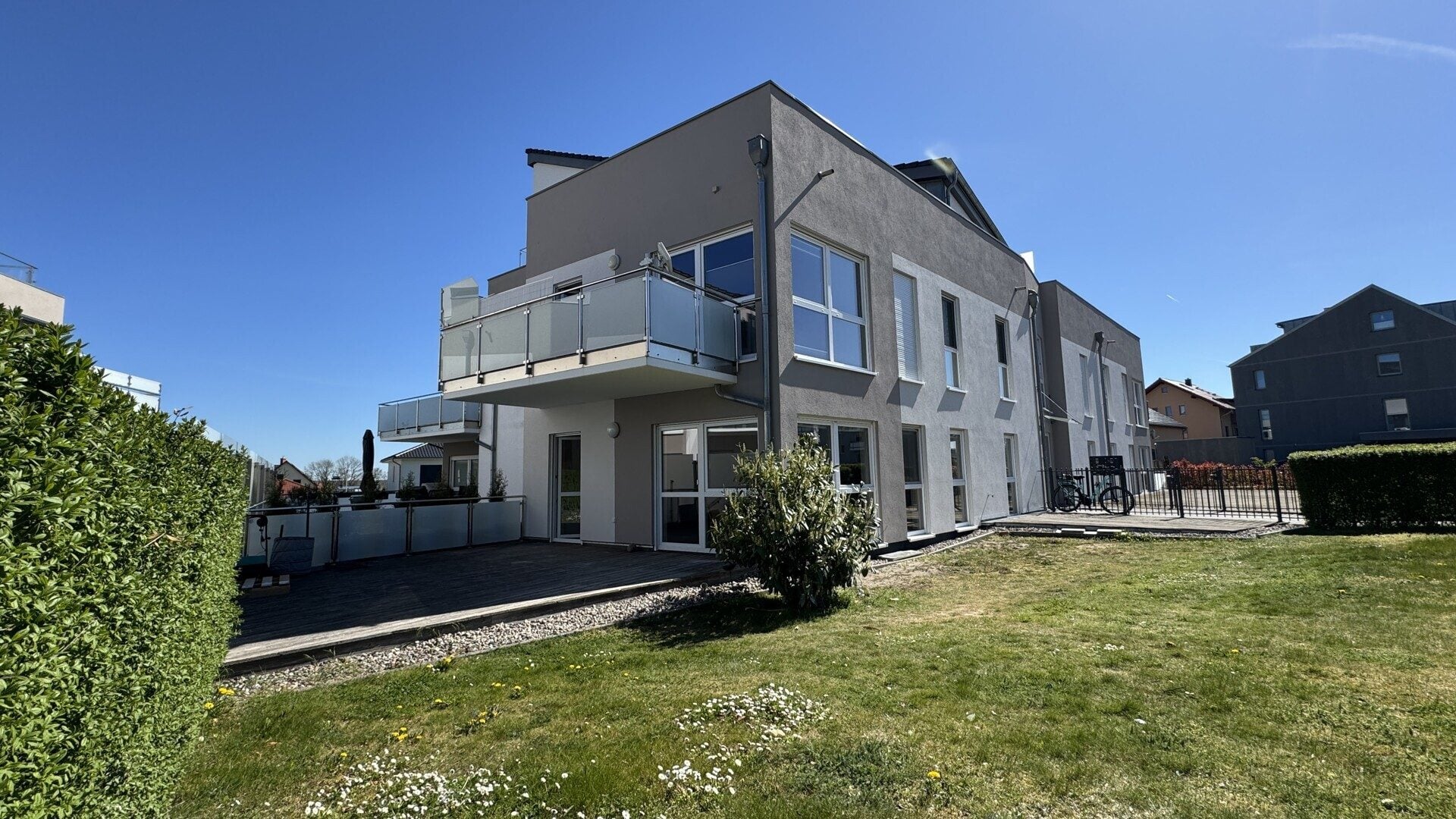 Immobilienangebot - Stralsund / Andershof - Alle - Altersgerechter Wohnkomfort mit zwei Terrassen und eigenem Garten in Andershof