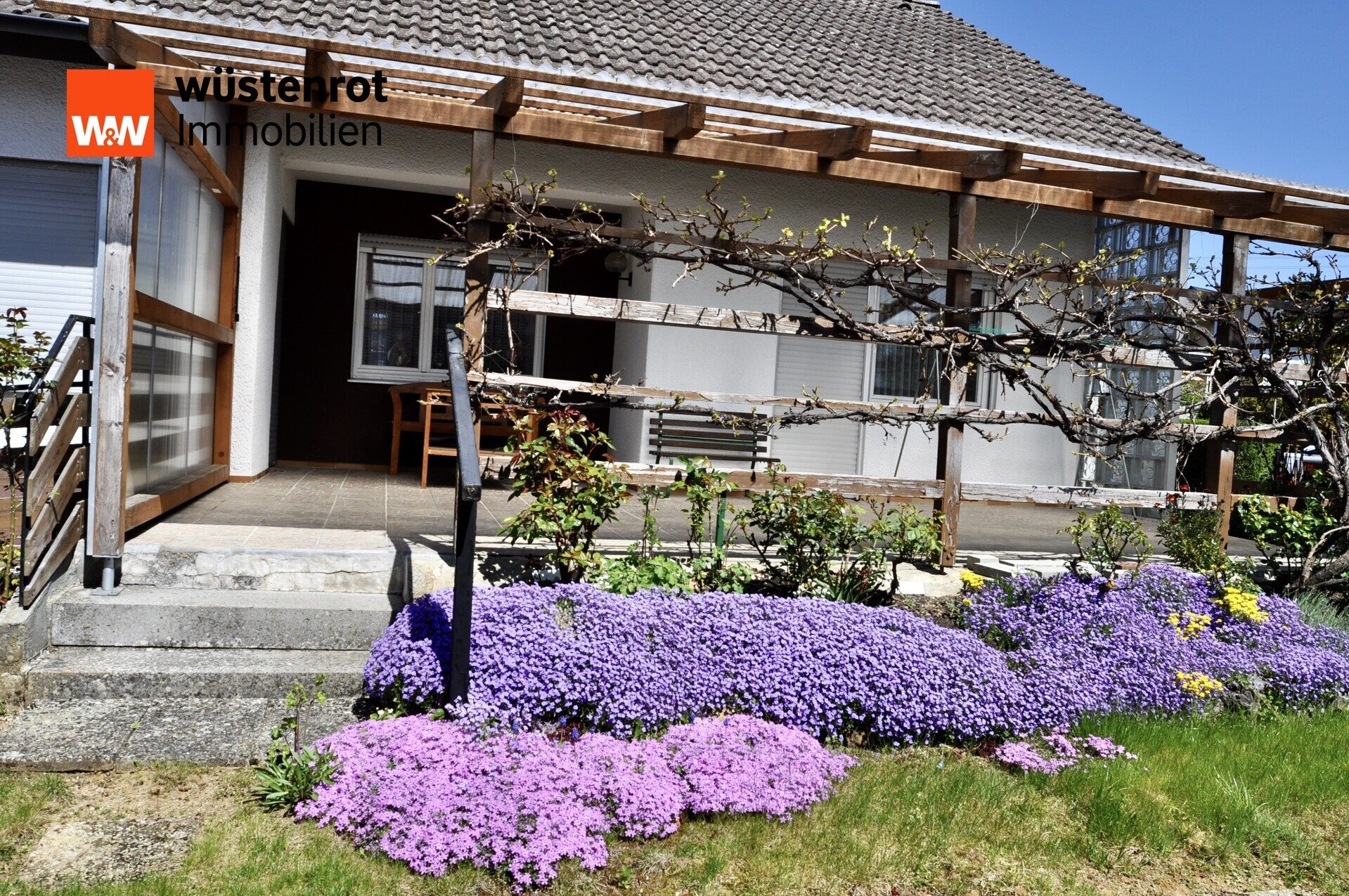 Immobilienangebot - Giengen an der Brenz - Alle - * Familienfreundliches 1-Familienhaus mit Einliegerwohnung  *