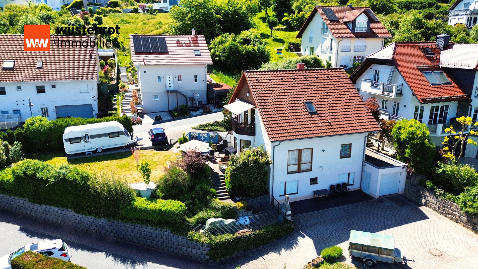 Immobilienangebot - Schmitten - Alle - Wohnen mit Aussicht – Gepflegtes Einfamilienhaus mit Einliegerwohnung und vielseitigen Möglichkeiten in 61389 Schmitten