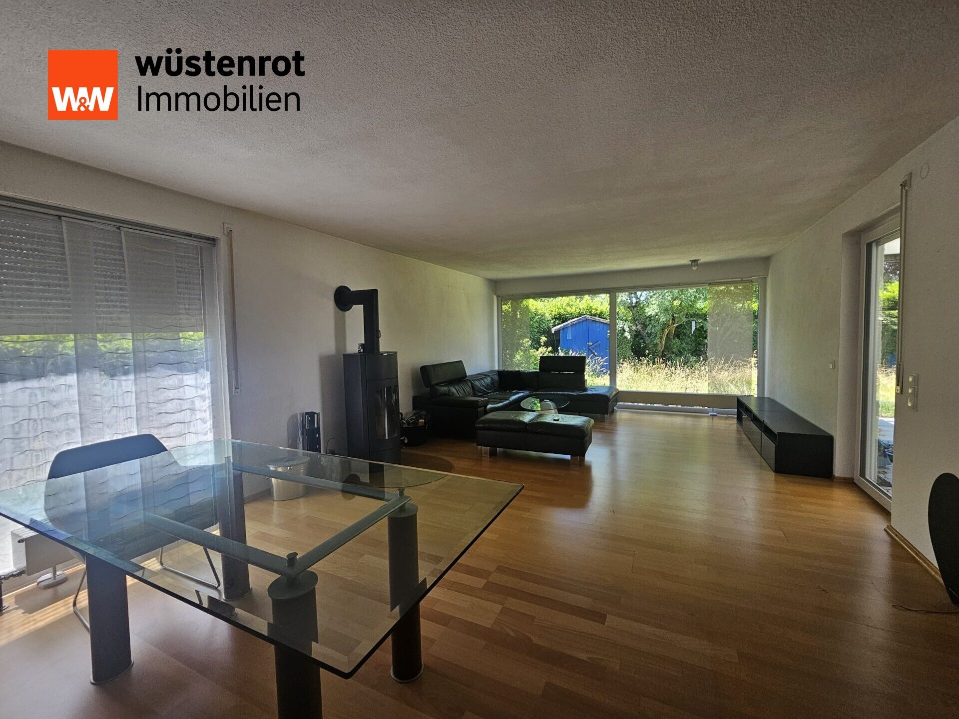 Immobilienangebot - Gärtringen - Alle - Komplettes Haus als Doppelhaushälfte mit toller Ausstattung in sehr guter Wohnlage von Gärtringen!