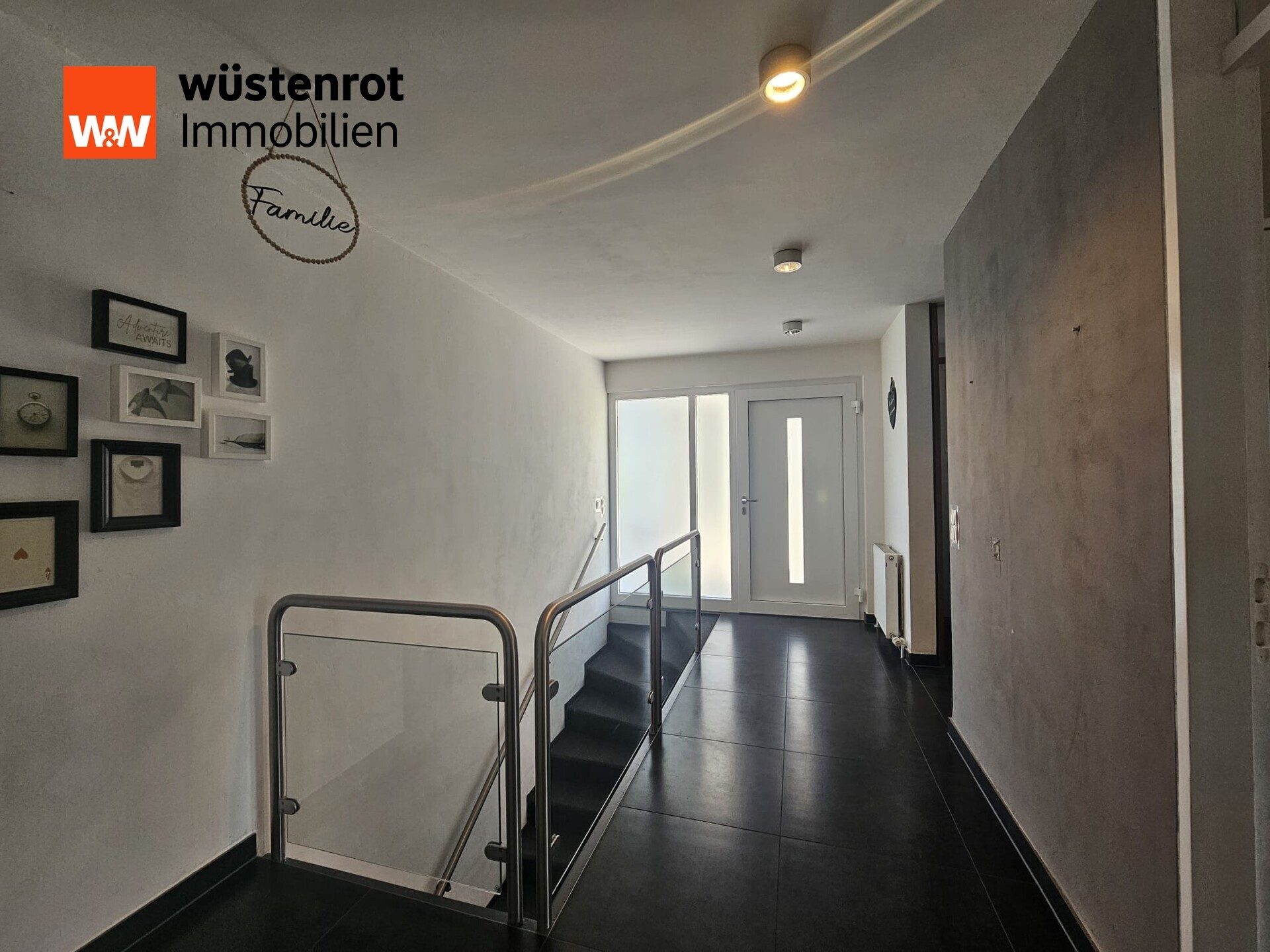 Immobilienangebot - Gärtringen - Alle - Komplettes Haus als Doppelhaushälfte mit toller Ausstattung in sehr guter Wohnlage von Gärtringen!