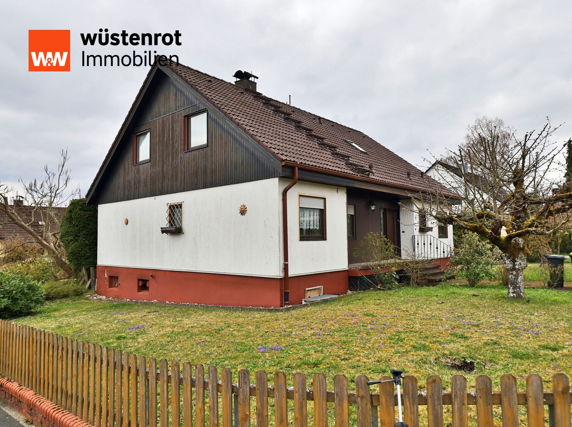 Immobilienangebot - Neunkirchen am Brand - Alle - Einfamilienhaus mit großzügigem Grundstück und Garage in bevorzugter Lage