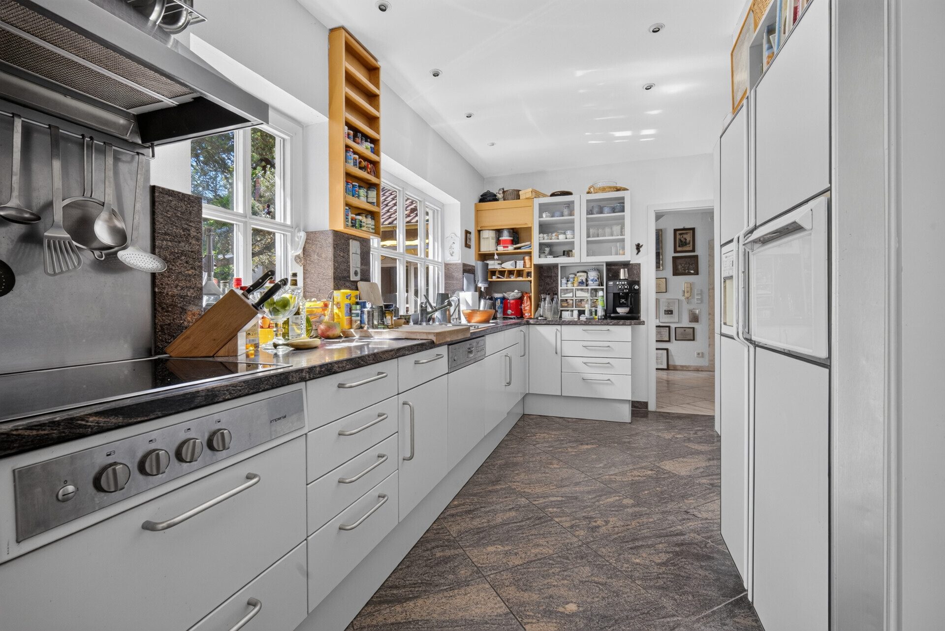 Immobilienangebot - Stuttgart / Rohr - Alle - Repräsentative Villa mit Einliegerwohnung - 247m² Wohnfläche auf 952m² Privatgrund
