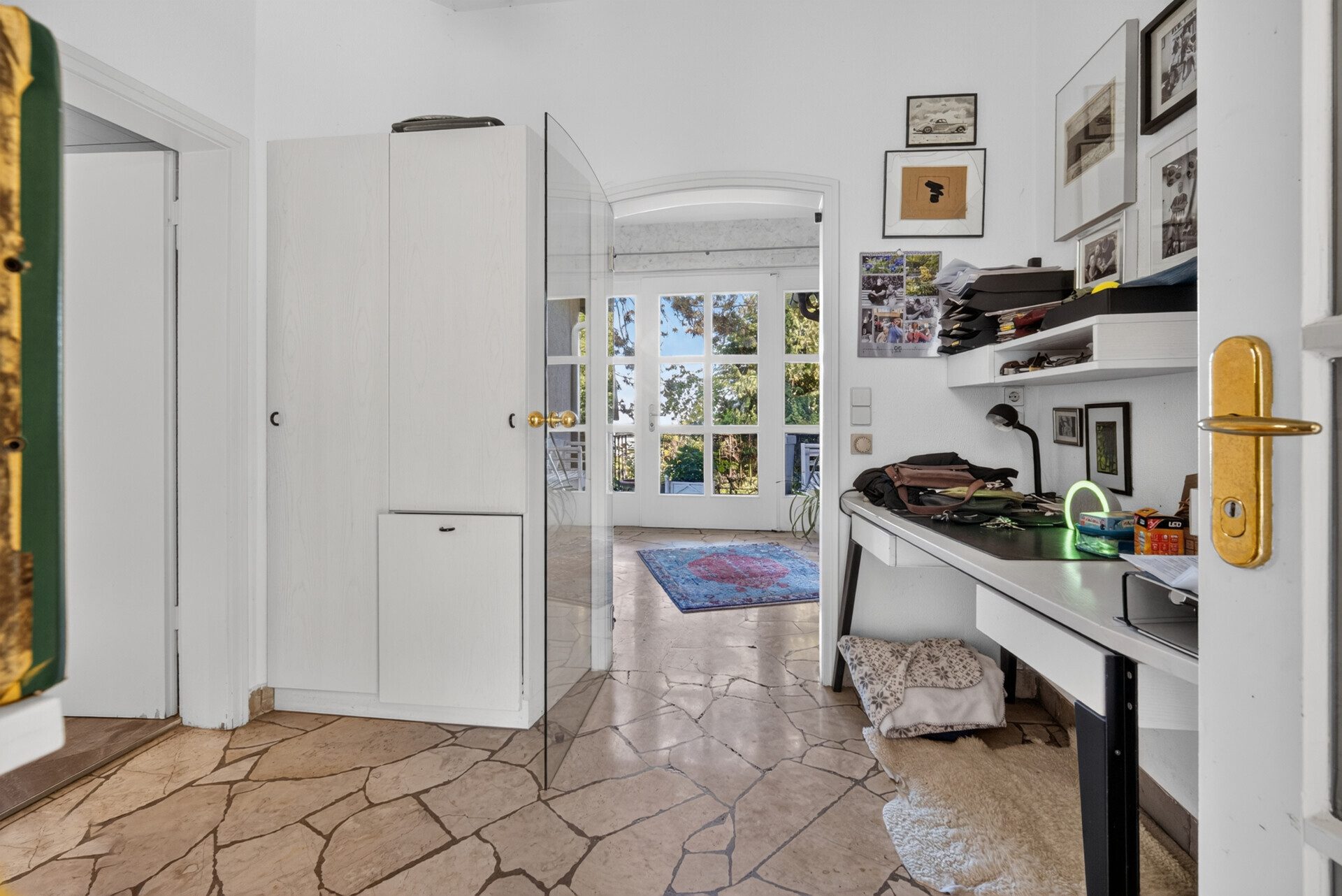 Immobilienangebot - Stuttgart / Rohr - Alle - Repräsentative Villa mit Einliegerwohnung - 247m² Wohnfläche auf 952m² Privatgrund