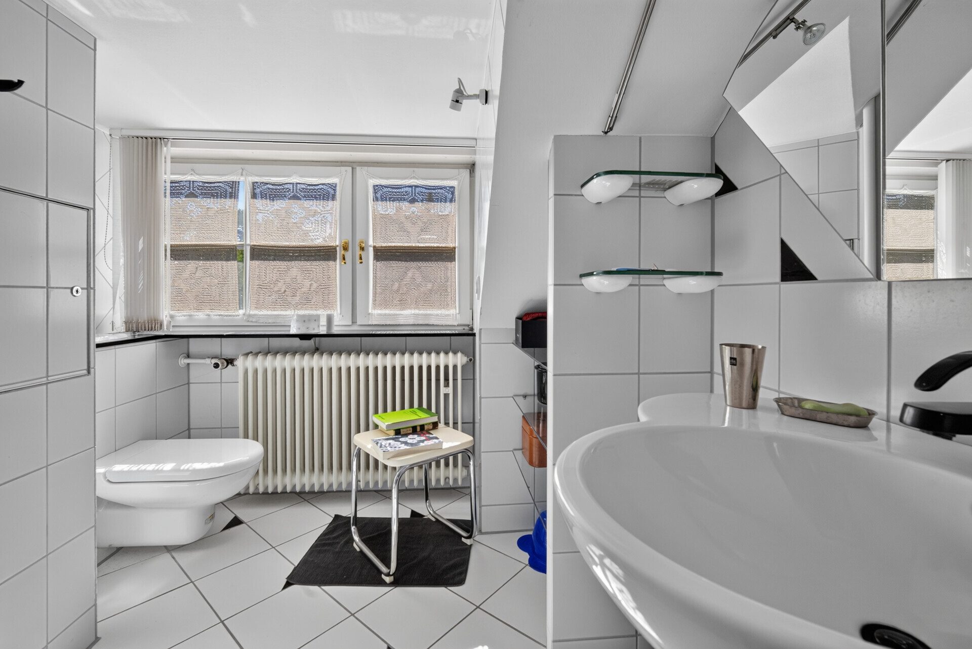 Immobilienangebot - Stuttgart / Rohr - Alle - Repräsentative Villa mit Einliegerwohnung - 247m² Wohnfläche auf 952m² Privatgrund