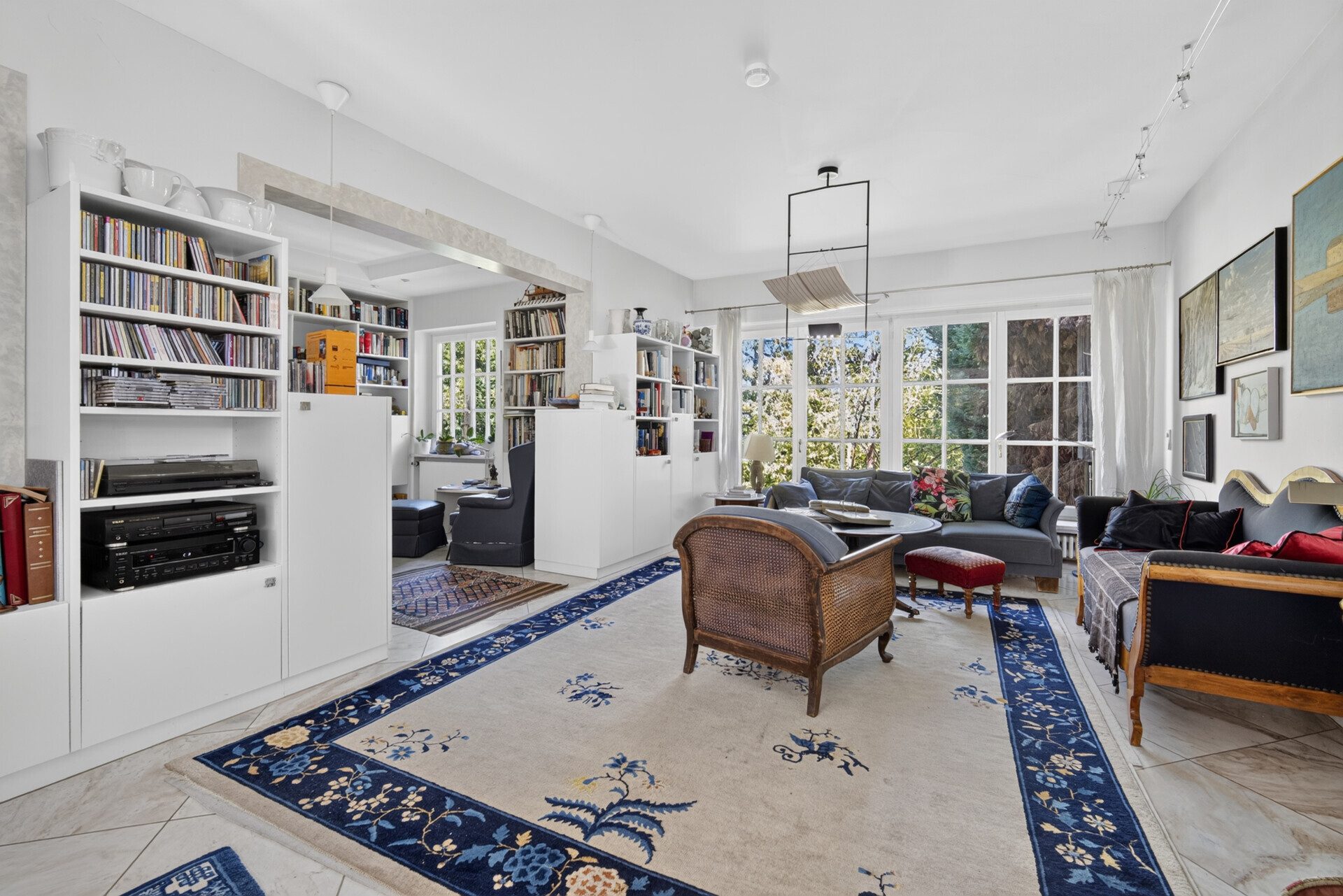 Immobilienangebot - Stuttgart / Rohr - Alle - Repräsentative Villa mit Einliegerwohnung - 247m² Wohnfläche auf 952m² Privatgrund