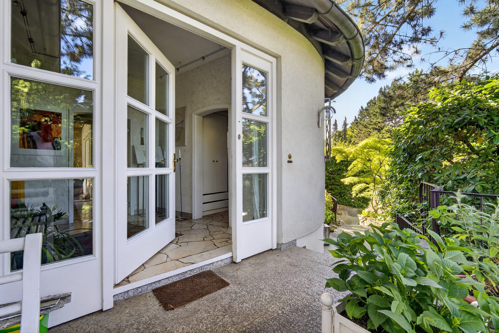 Immobilienangebot - Stuttgart / Rohr - Alle - Repräsentative Villa mit Einliegerwohnung - 247m² Wohnfläche auf 952m² Privatgrund