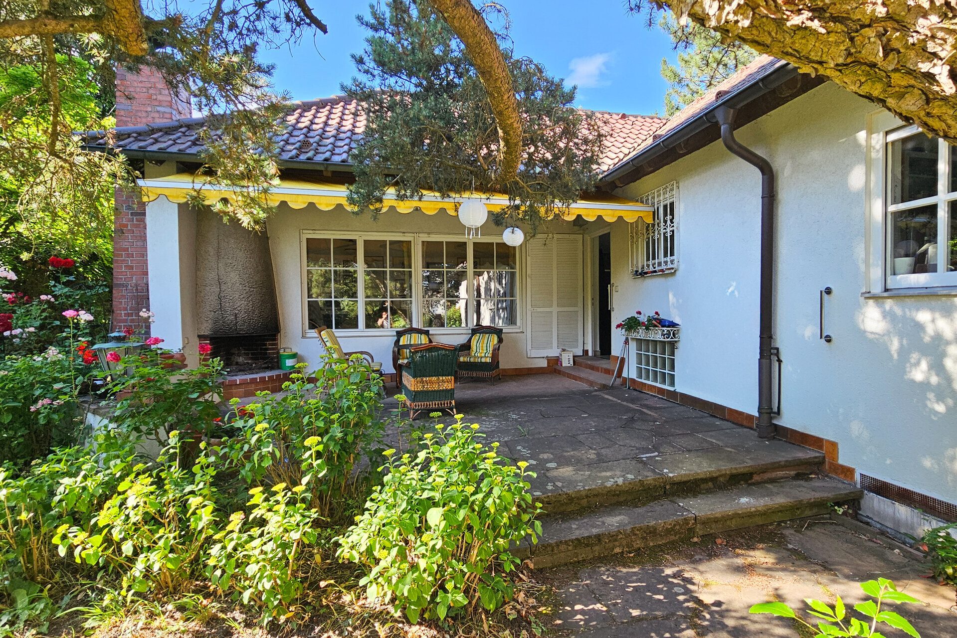 Immobilienangebot - Stuttgart / Rohr - Alle - Repräsentative Villa mit Einliegerwohnung - 247m² Wohnfläche auf 952m² Privatgrund