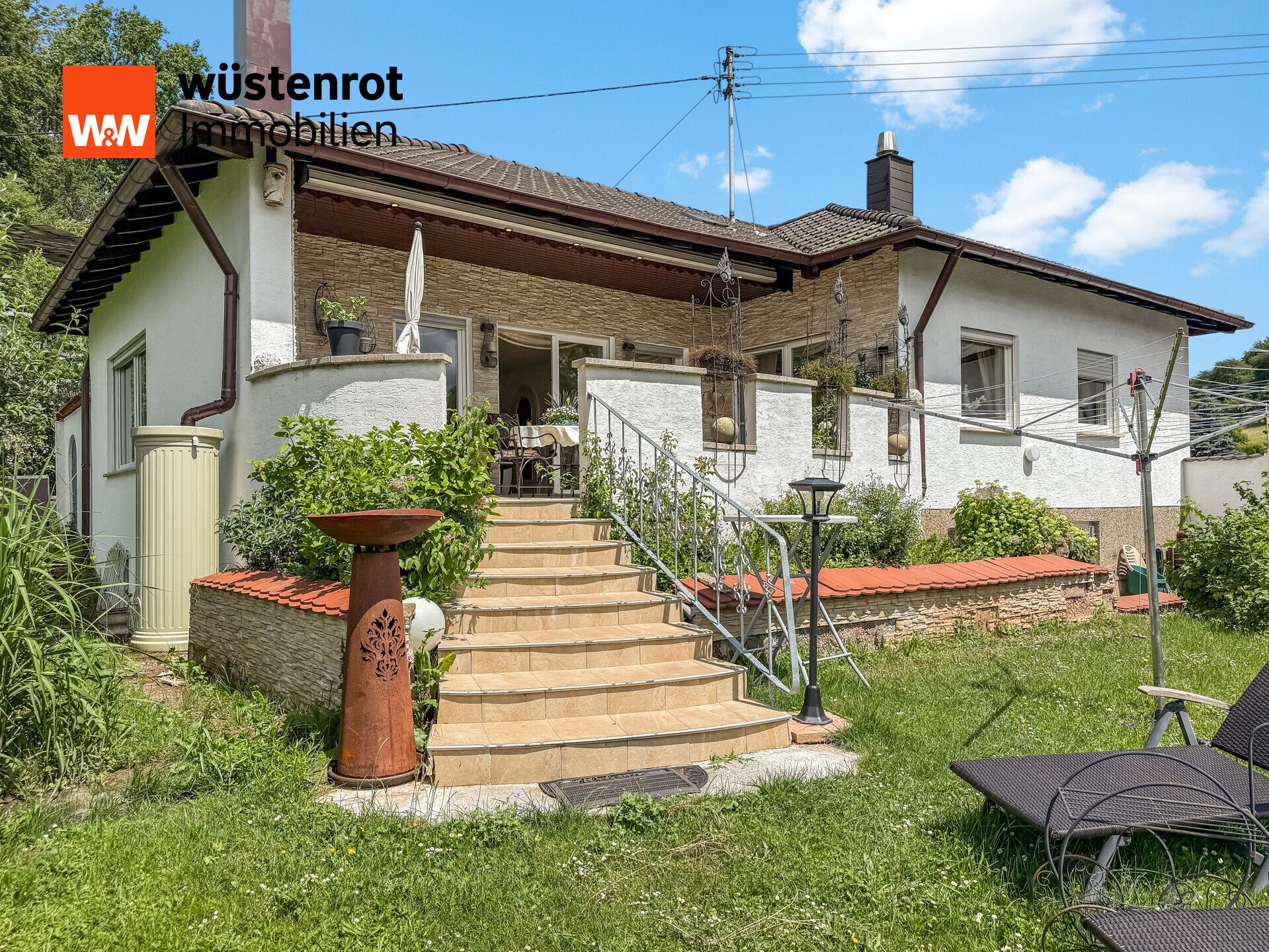 Immobilienangebot - Schmelz - Alle - Gepflegter Bungalow mit Einliegerwohnung, Whirlpool und großer Garage in Schmelz