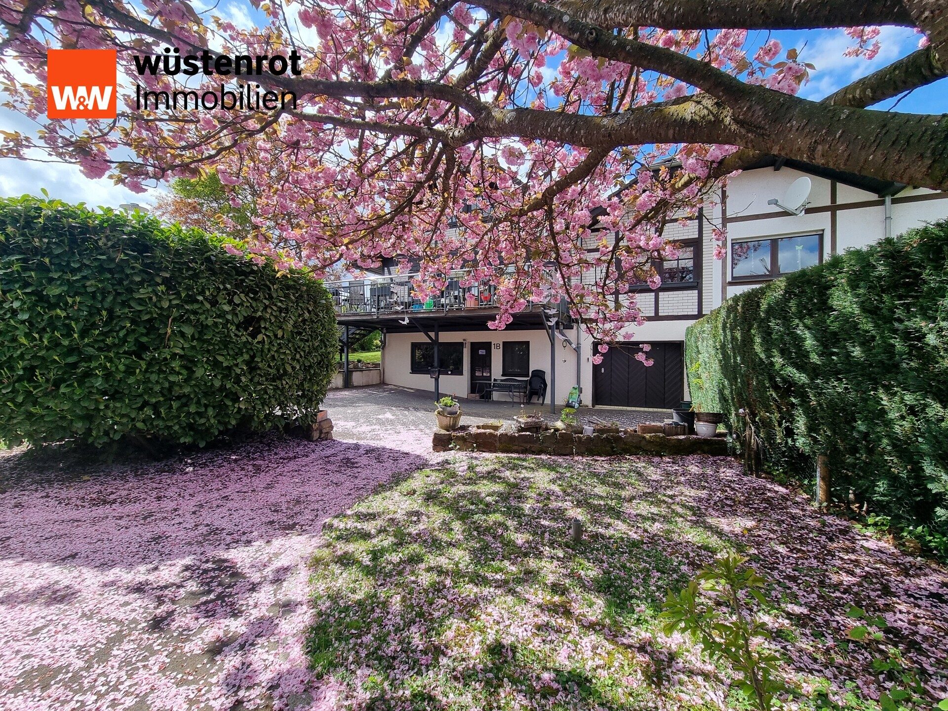 Immobilienangebot - Bitburg - Alle - Vielseitige Doppelhaushälfte in Bitburg: Fachwerk-Charme mit Einliegerwohnung in Top-Lage