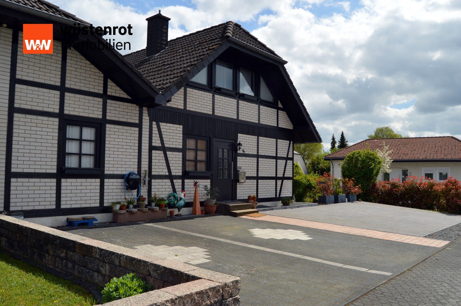 Immobilienangebot - Bitburg - Alle - Vielseitige Doppelhaushälfte in Bitburg: Fachwerk-Charme mit Einliegerwohnung in Top-Lage