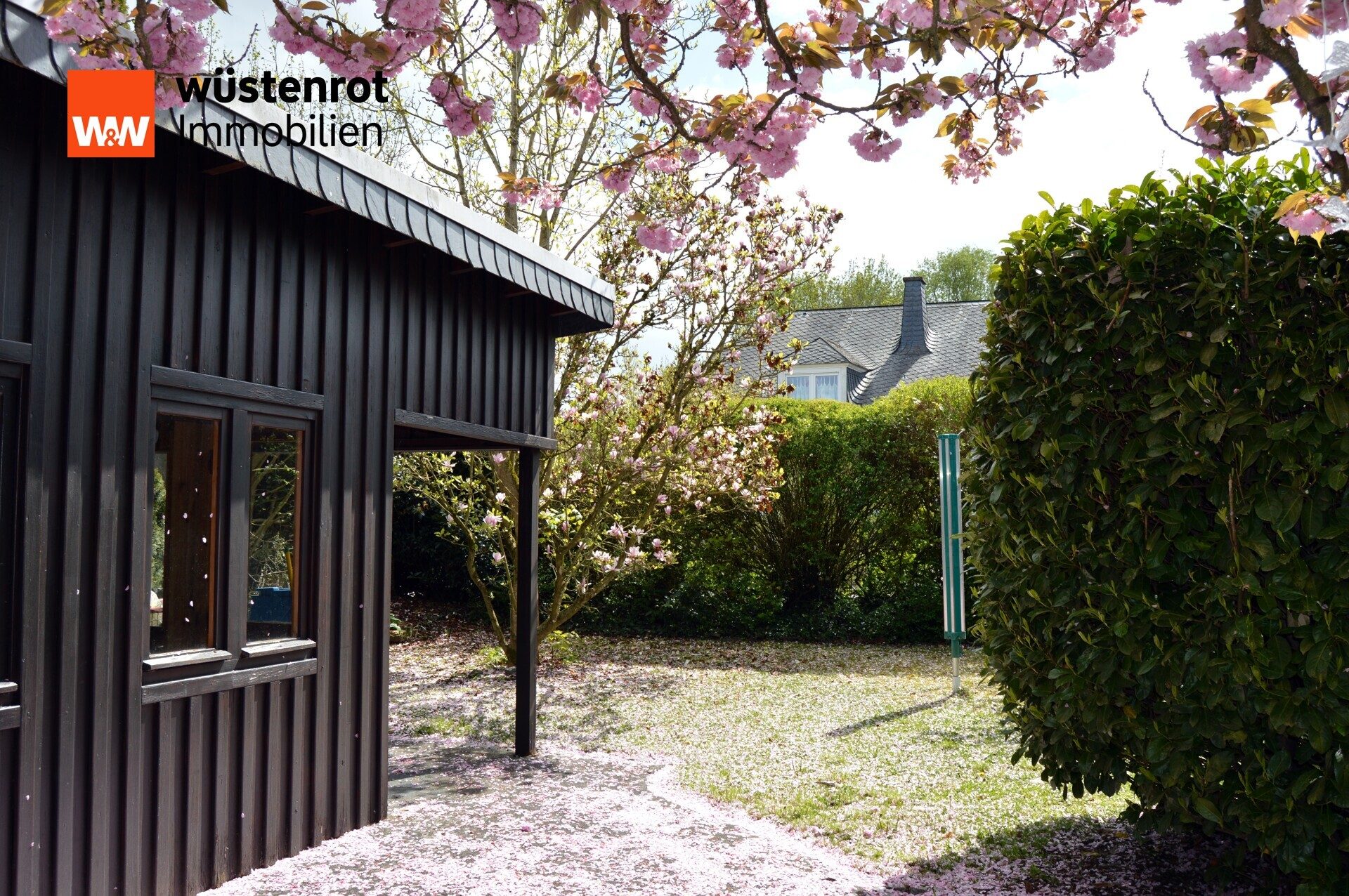 Immobilienangebot - Bitburg - Alle - Vielseitige Doppelhaushälfte in Bitburg: Fachwerk-Charme mit Einliegerwohnung in Top-Lage