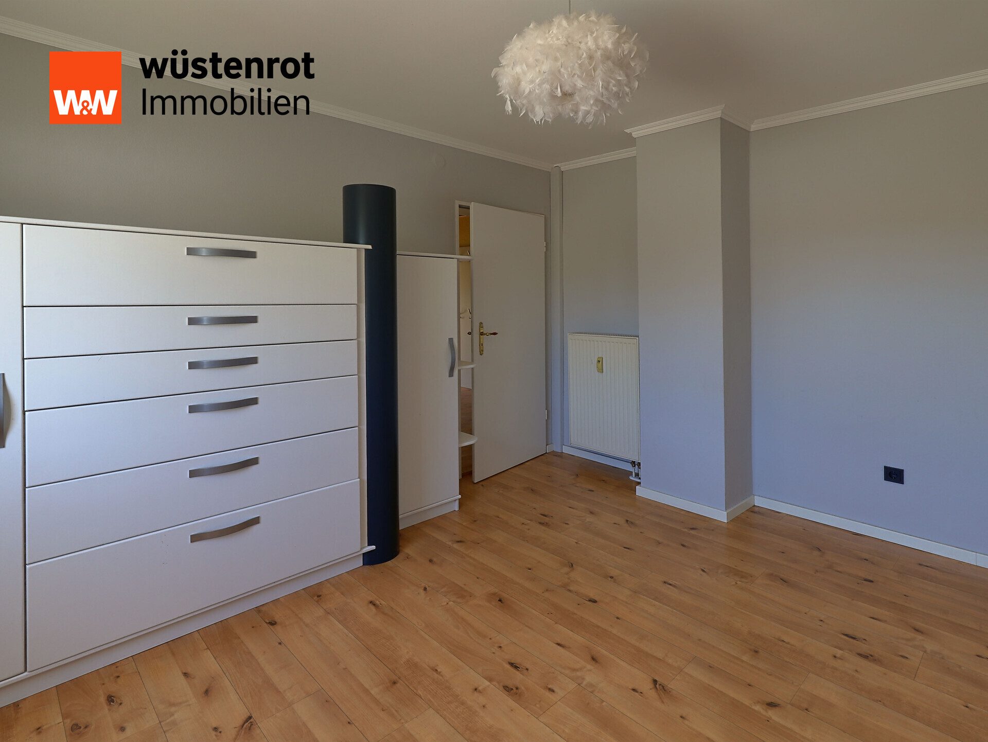 Immobilienangebot - Windischeschenbach - Alle - Gepflegtes Zweifamilienhaus plus Einliegerwohnung mit großem Garten in ruhiger Lage wartet auf Sie