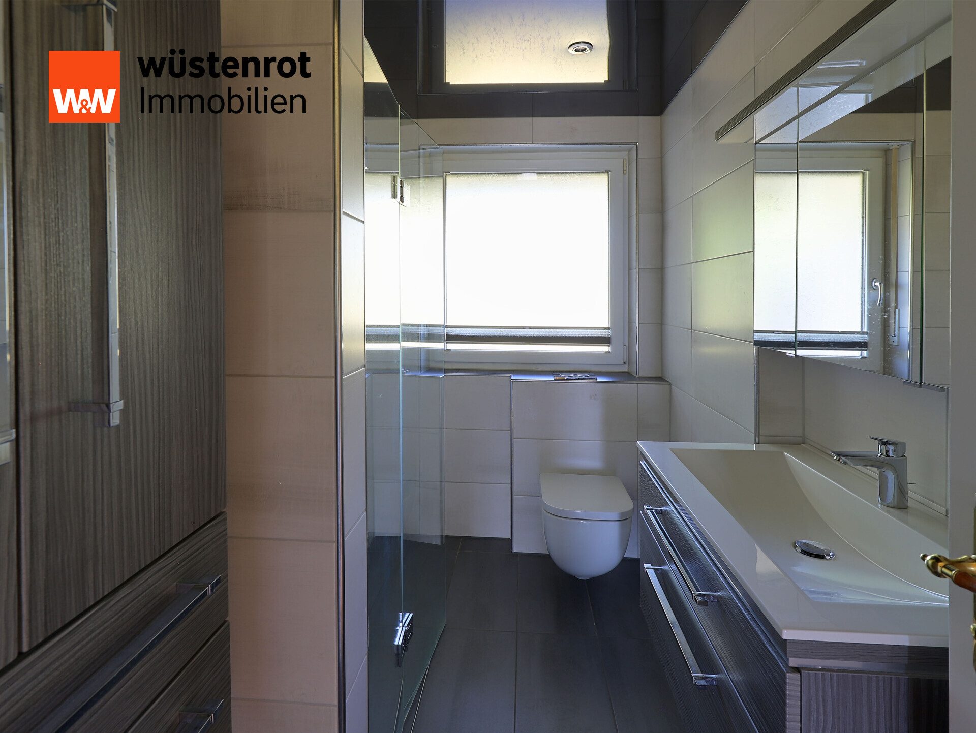 Immobilienangebot - Windischeschenbach - Alle - Gepflegtes Zweifamilienhaus plus Einliegerwohnung mit großem Garten in ruhiger Lage wartet auf Sie
