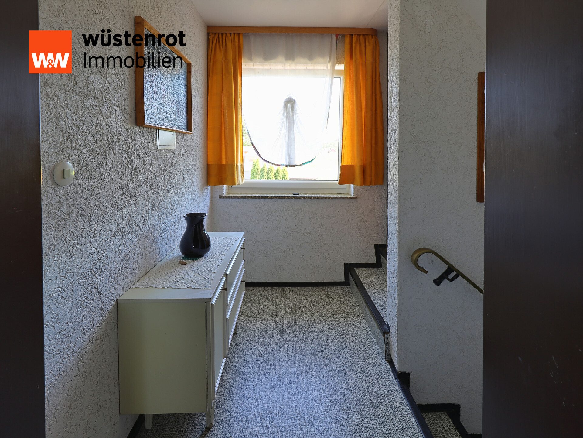 Immobilienangebot - Windischeschenbach - Alle - Gepflegtes Zweifamilienhaus plus Einliegerwohnung mit großem Garten in ruhiger Lage wartet auf Sie