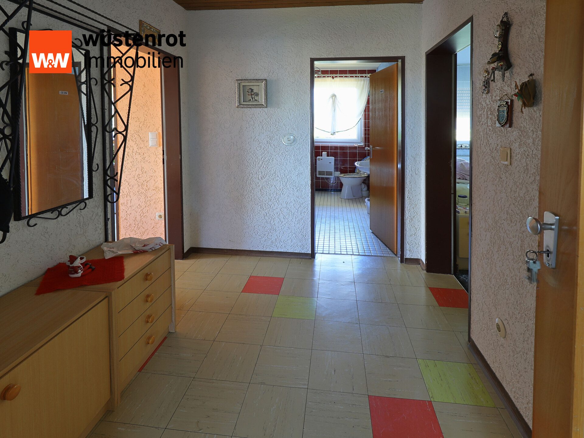 Immobilienangebot - Windischeschenbach - Alle - Gepflegtes Zweifamilienhaus plus Einliegerwohnung mit großem Garten in ruhiger Lage wartet auf Sie