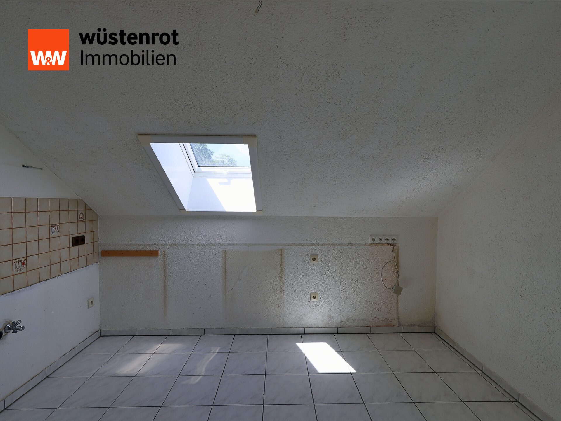 Immobilienangebot - Windischeschenbach - Alle - Gepflegtes Zweifamilienhaus plus Einliegerwohnung mit großem Garten in ruhiger Lage wartet auf Sie
