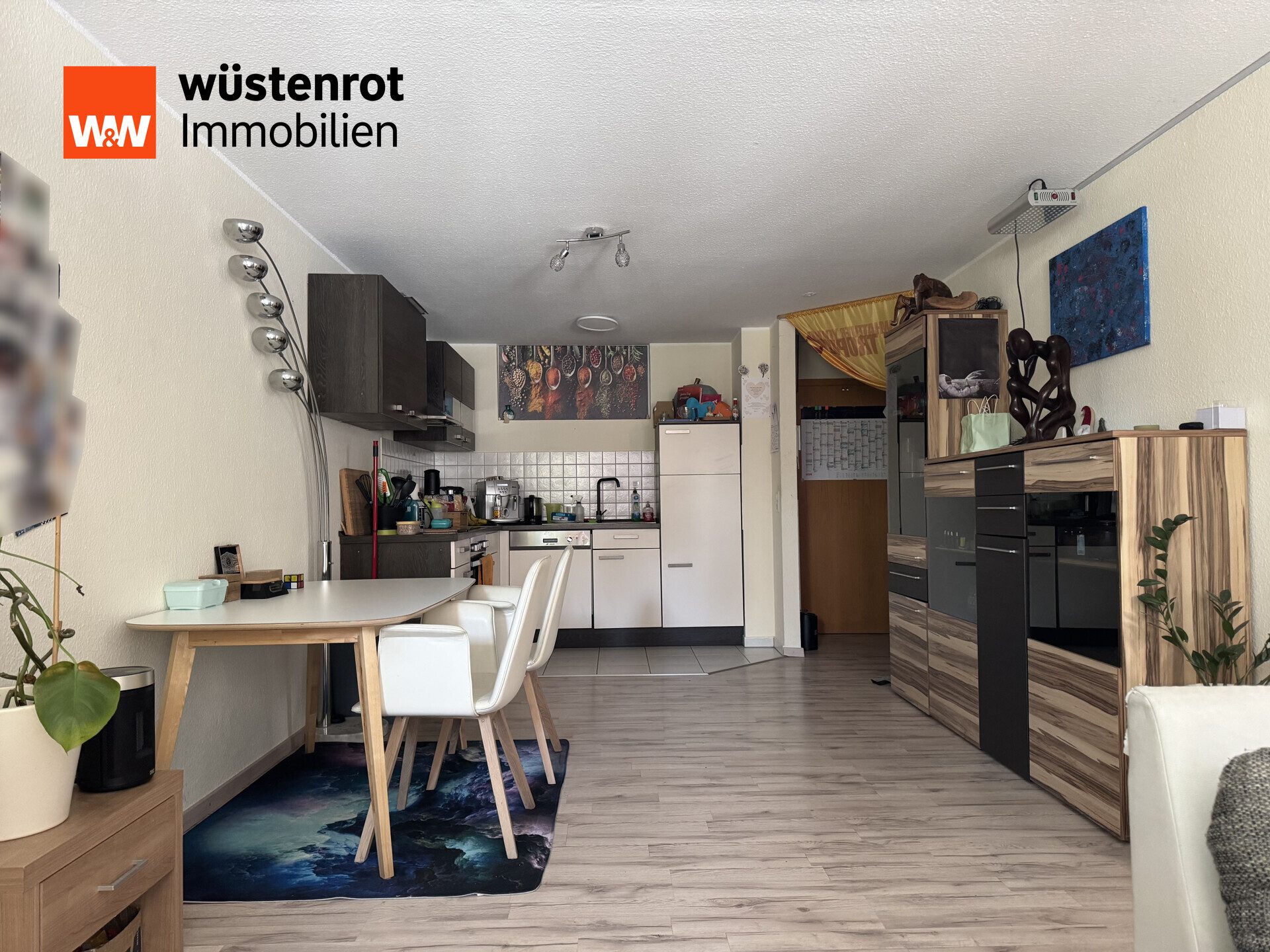 Immobilienangebot - Empfingen - Alle - Einziehen oder investieren – 2-Zimmer-Wohnung mit Balkon und Tiefgaragenstellplatz