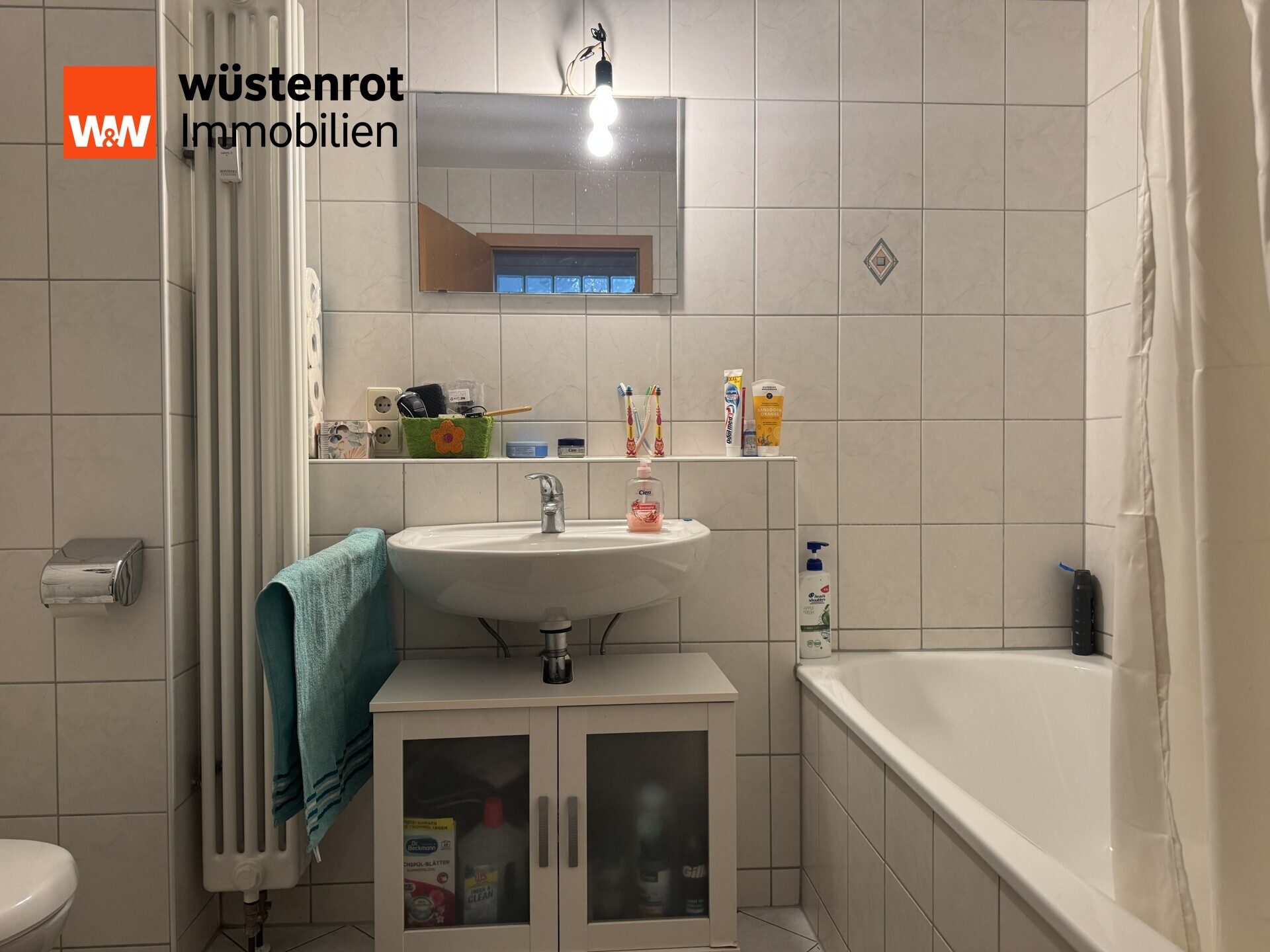 Immobilienangebot - Empfingen - Alle - Einziehen oder investieren – 2-Zimmer-Wohnung mit Balkon und Tiefgaragenstellplatz