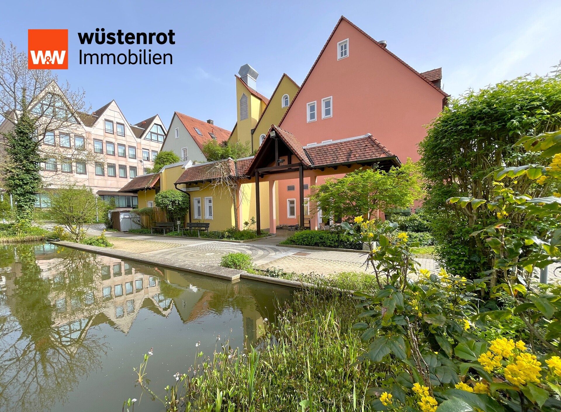 Immobilienangebot - Hersbruck - Alle - TOP renovierte 1-Zimmer-DG-Wohnung,
mit EBK, Aufzug und TG-Stellplatz in Citylage