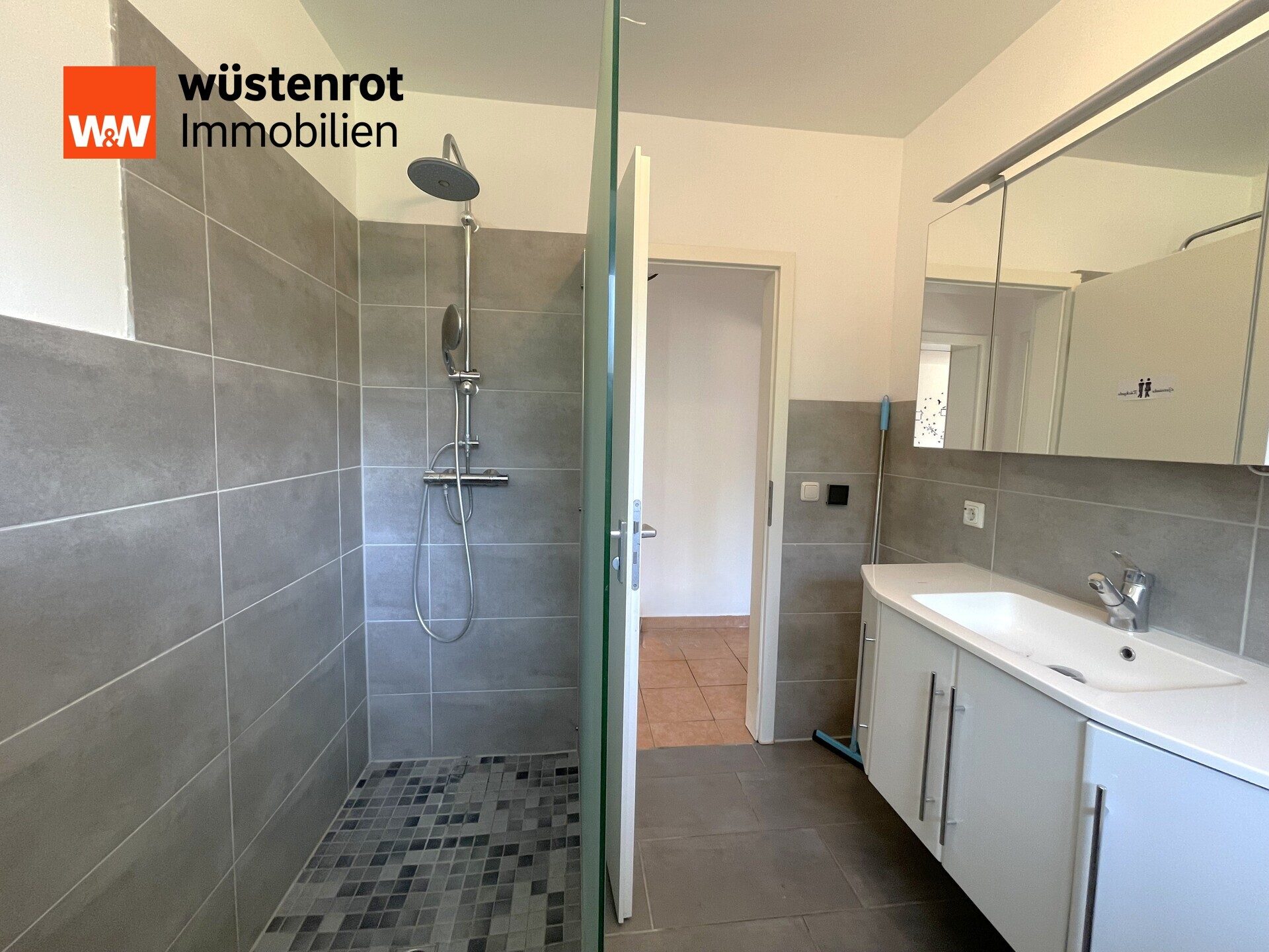 Immobilienangebot - Fahrenkrug - Alle - Vielseitiges Zweifamilienhaus mit Energieeffizienzklasse A auf großzügigem Grundstück in Fahrenkrug