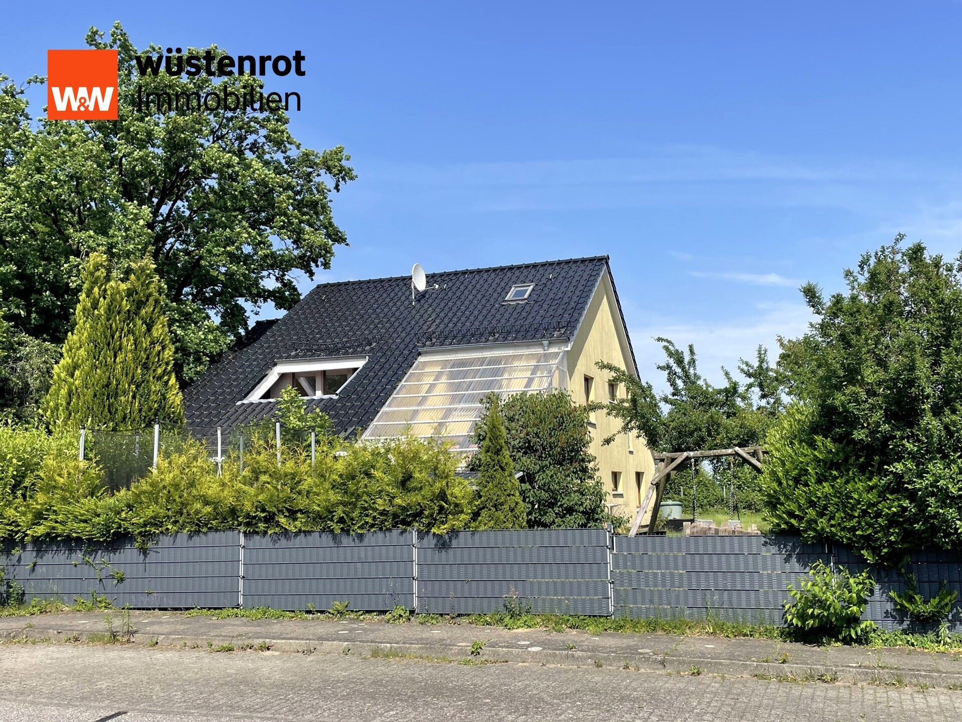 Immobilienangebot - Fahrenkrug - Alle - Vielseitiges Zweifamilienhaus mit Energieeffizienzklasse A auf großzügigem Grundstück in Fahrenkrug