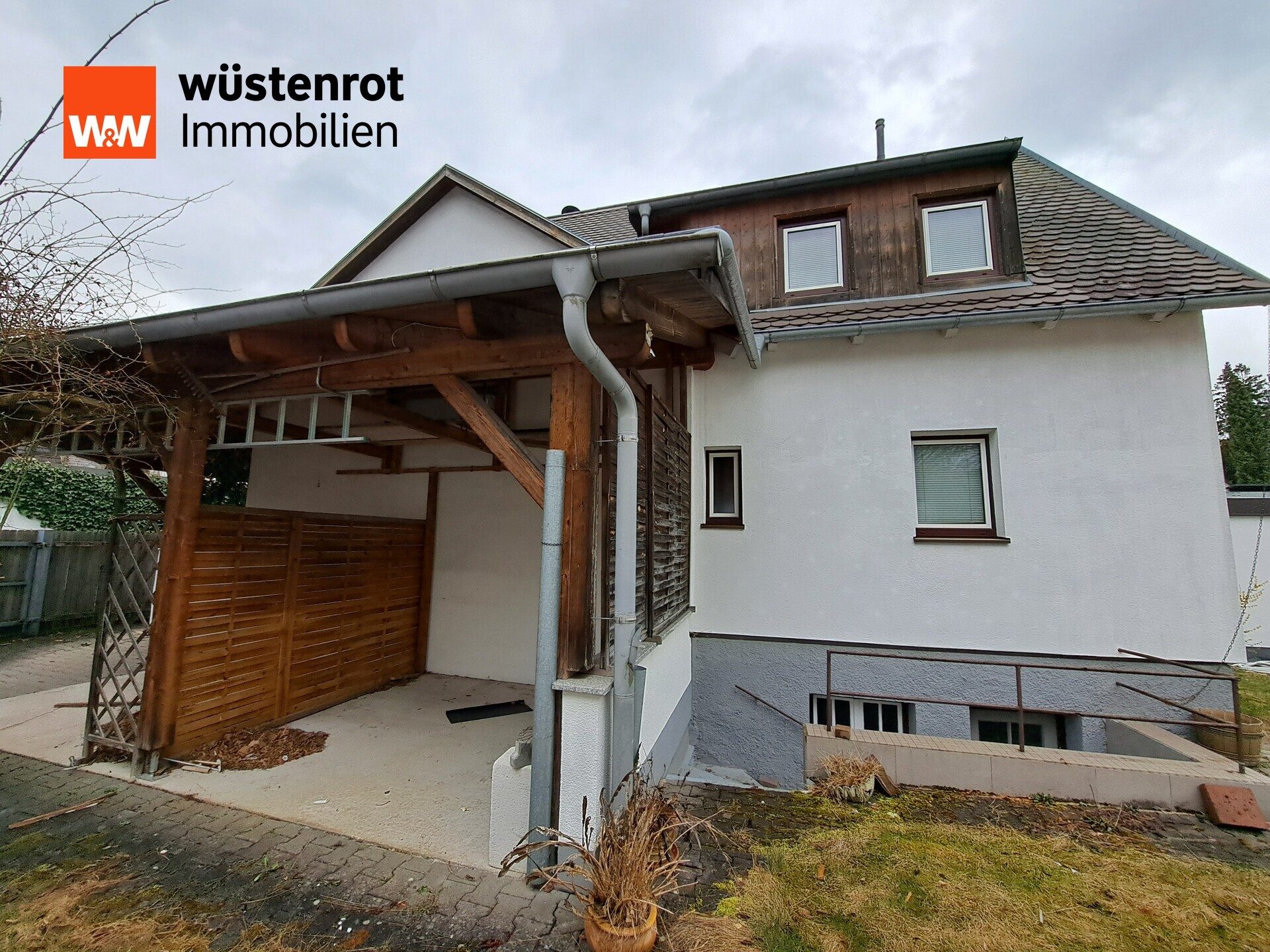 Immobilienangebot - München / Trudering - Alle - Älteres Einfamilienhaus mit eingewachsenem Grundstück in Trudering