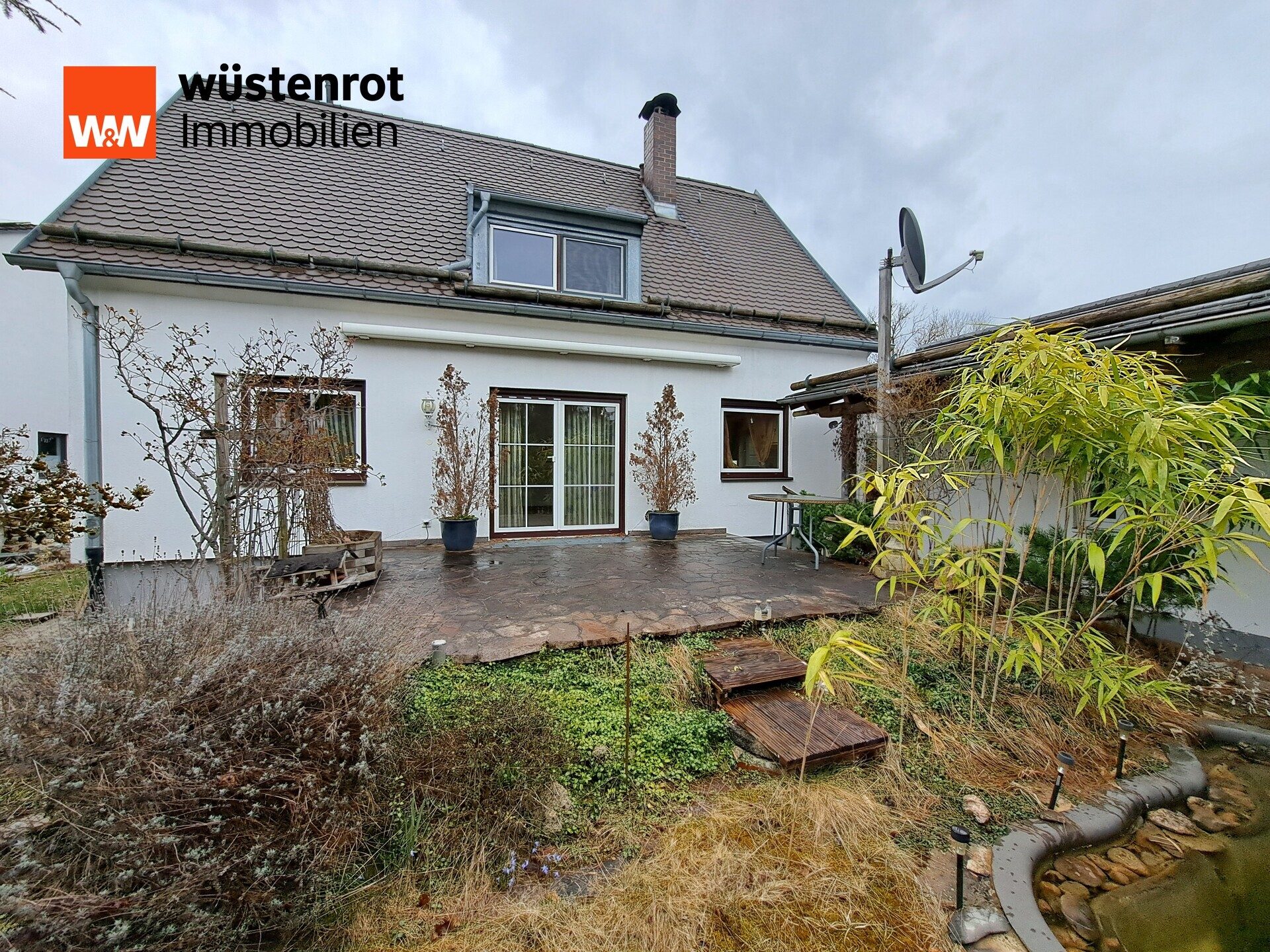 Immobilienangebot - München / Trudering - Alle - Älteres Einfamilienhaus mit eingewachsenem Grundstück in Trudering