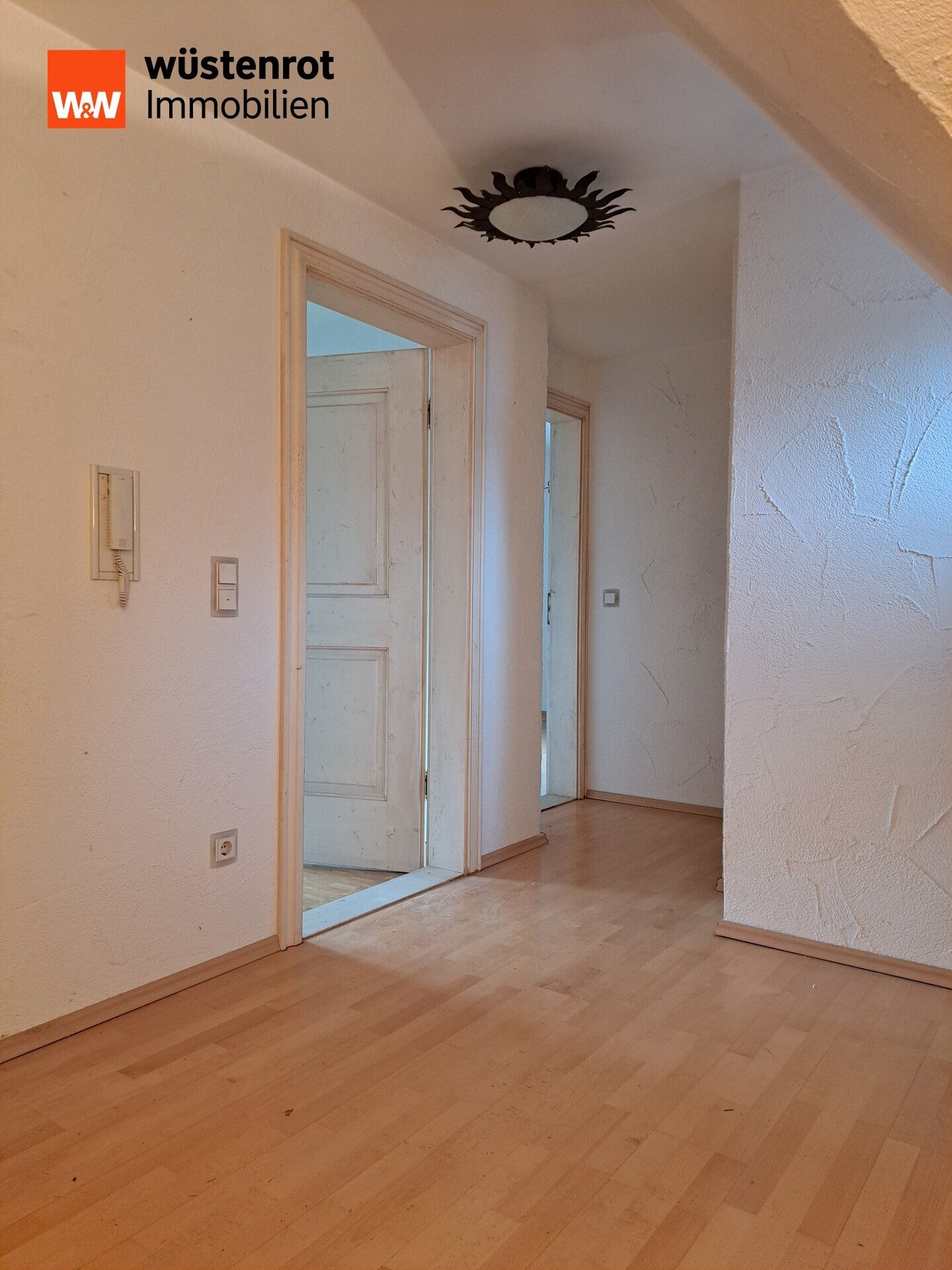 Immobilienangebot - München / Trudering - Alle - Älteres Einfamilienhaus mit eingewachsenem Grundstück in Trudering