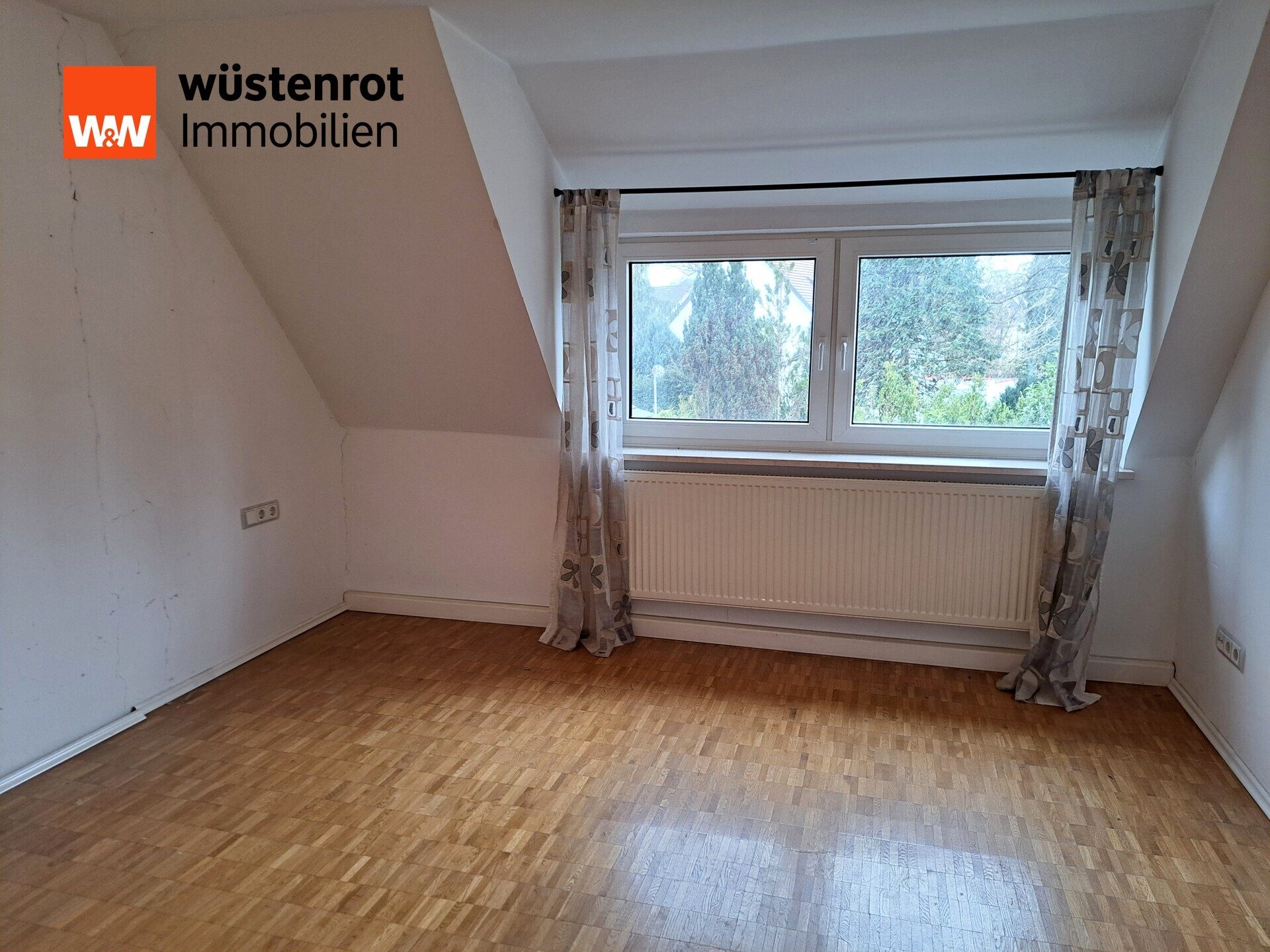 Immobilienangebot - München / Trudering - Alle - Älteres Einfamilienhaus mit eingewachsenem Grundstück in Trudering