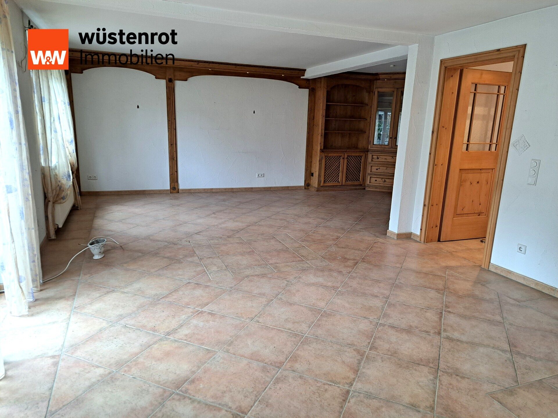 Immobilienangebot - München / Trudering - Alle - Älteres Einfamilienhaus mit eingewachsenem Grundstück in Trudering