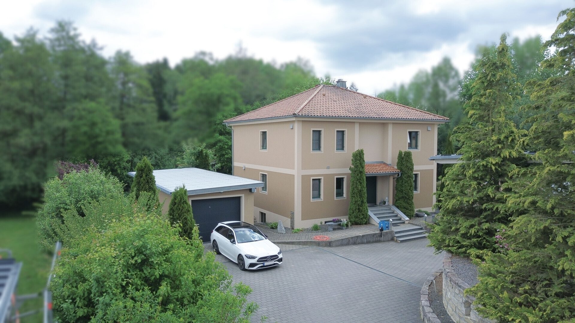Immobilienangebot - Siegenburg / Morgenroth - Alle - ABSOLUTE RARITÄT – Unternehmeranwesen mit luxuriösem Wohnhaus und Gewerbeflächen