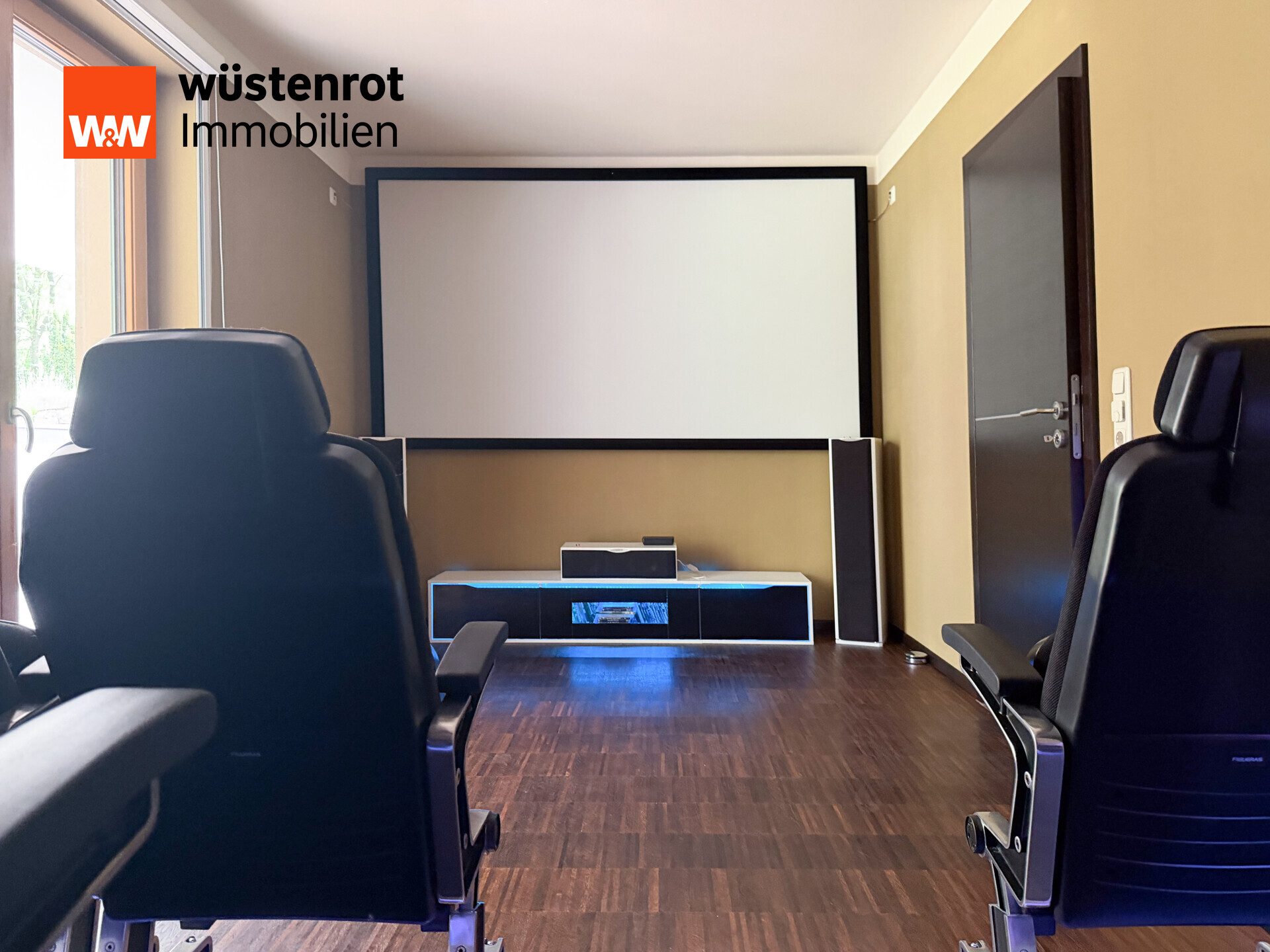Immobilienangebot - Siegenburg / Morgenroth - Alle - ABSOLUTE RARITÄT – Unternehmeranwesen mit luxuriösem Wohnhaus und Gewerbeflächen